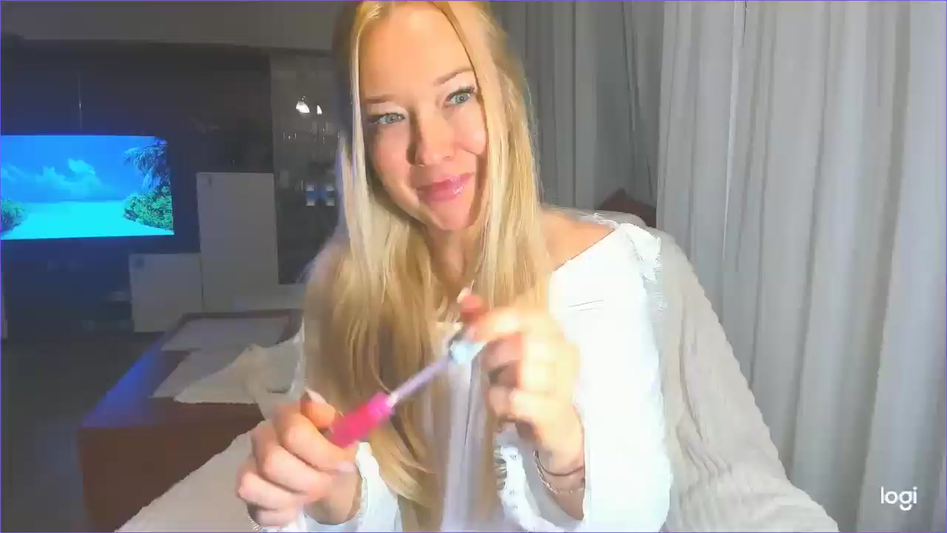 Gallery image thumbnail from FlamingoDream's myfreecams stream on, 04/09/2025, 23:19 image 19 of 20