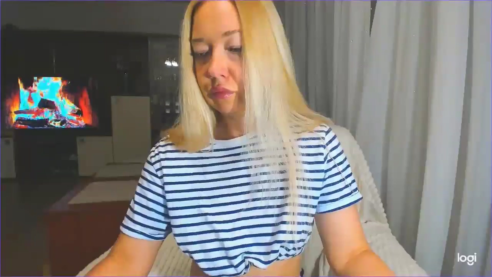 Gallery image thumbnail from FlamingoDream's myfreecams stream on, 04/16/2025, 21:20 image 8 of 20