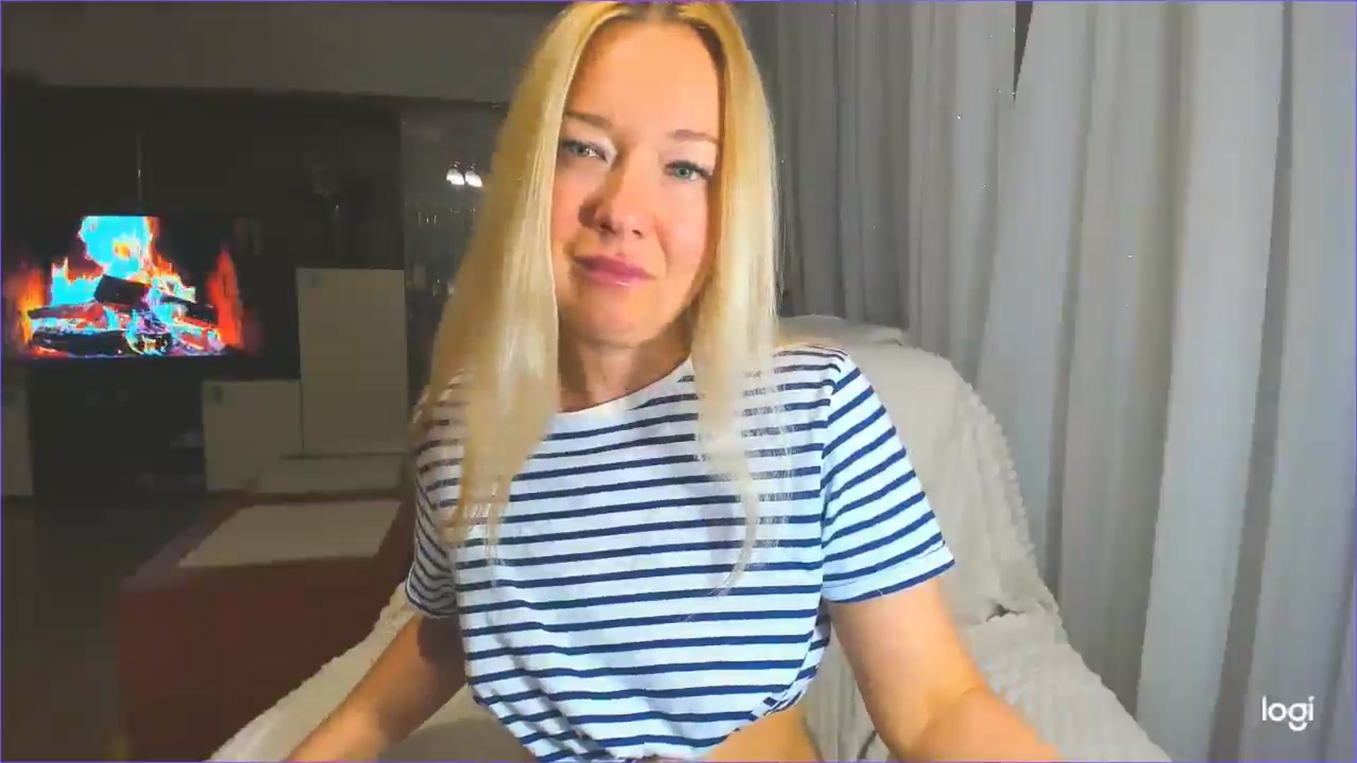 Gallery image thumbnail from FlamingoDream's myfreecams stream on, 04/16/2025, 21:20 image 14 of 20