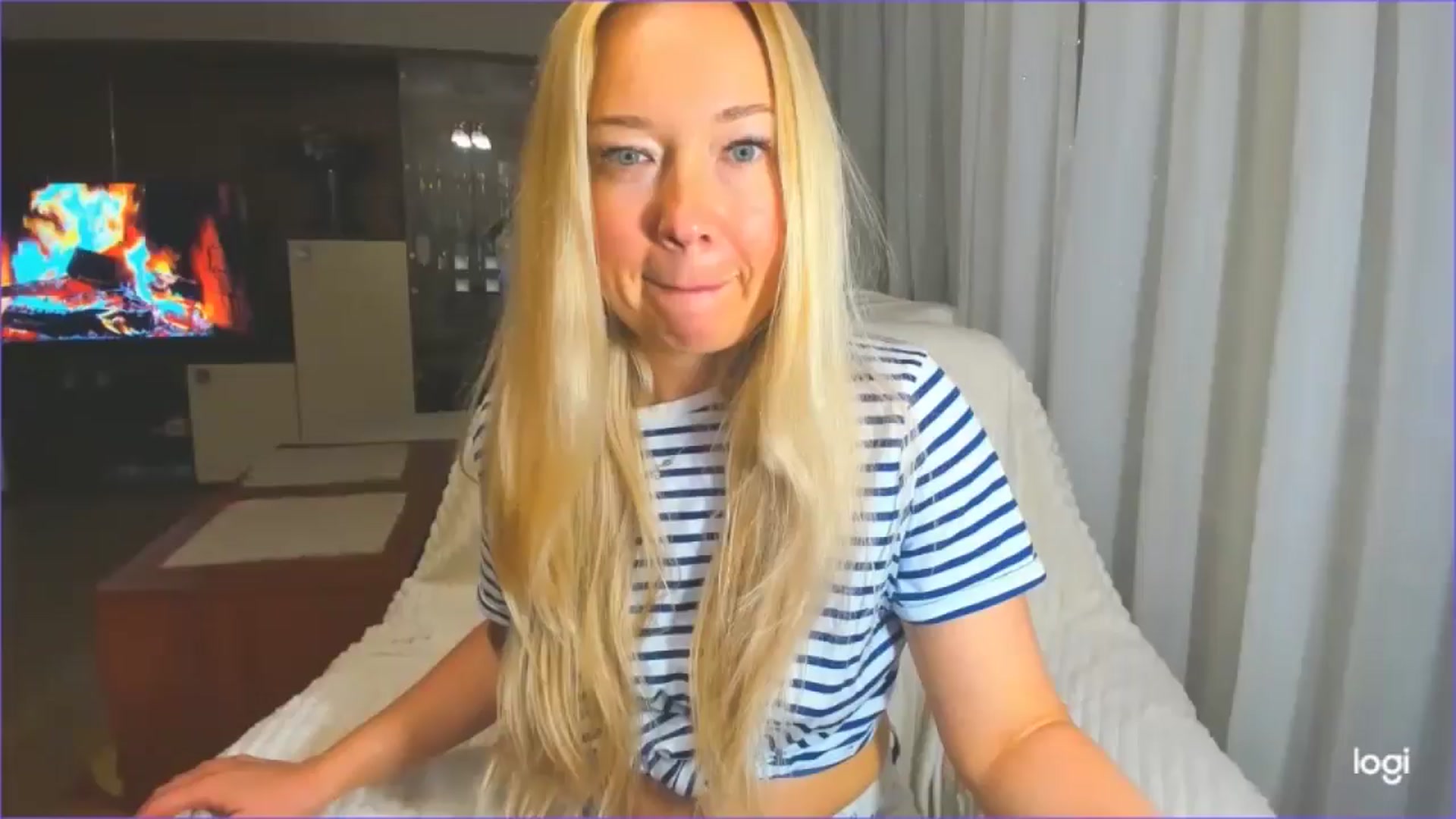 Gallery image thumbnail from FlamingoDream's myfreecams stream on, 04/16/2025, 21:56 image 18 of 20