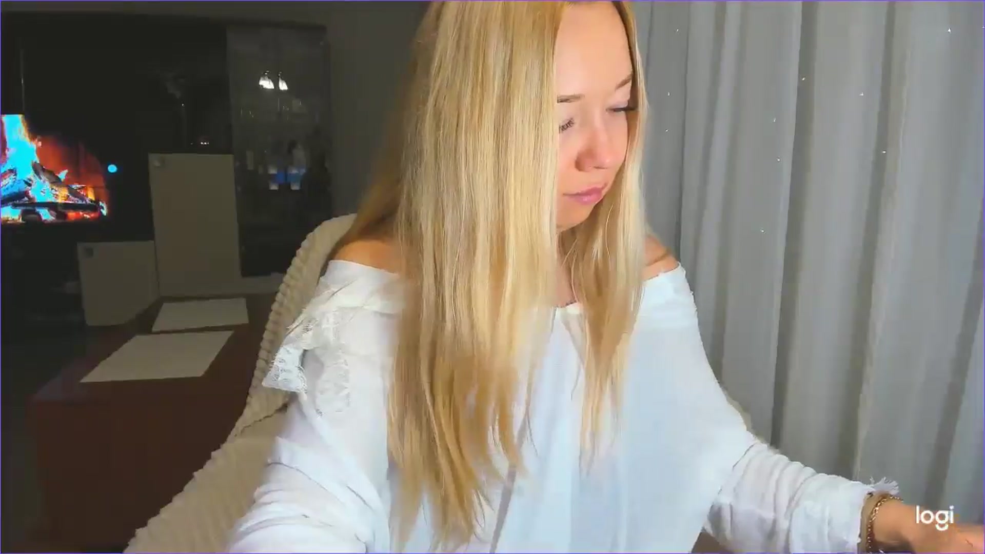 Gallery image thumbnail from FlamingoDream's myfreecams stream on, 04/17/2025, 22:13 image 13 of 20