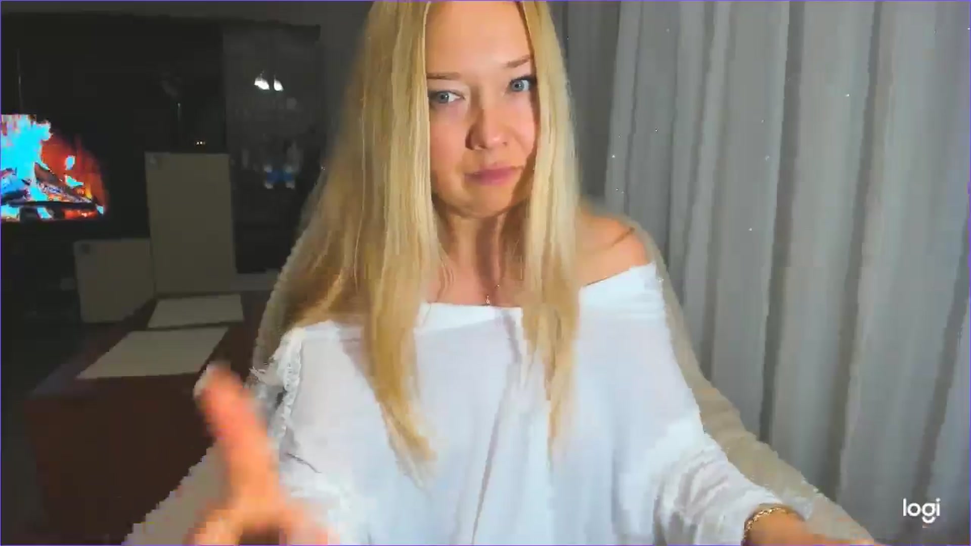 Gallery image thumbnail from FlamingoDream's myfreecams stream on, 04/17/2025, 22:13 image 12 of 20