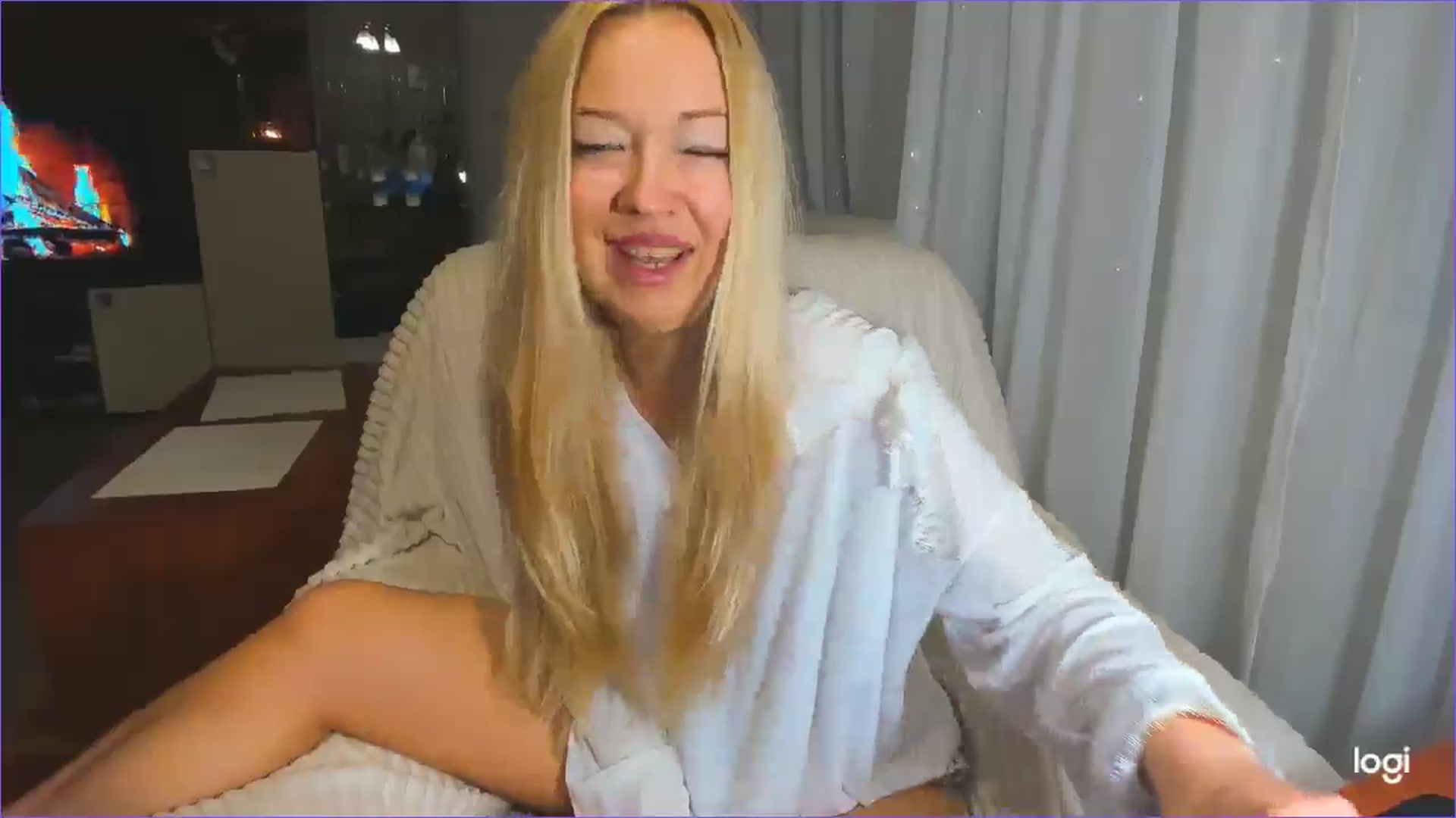 Gallery image thumbnail from FlamingoDream's myfreecams stream on, 04/18/2025, 02:25 image 20 of 20