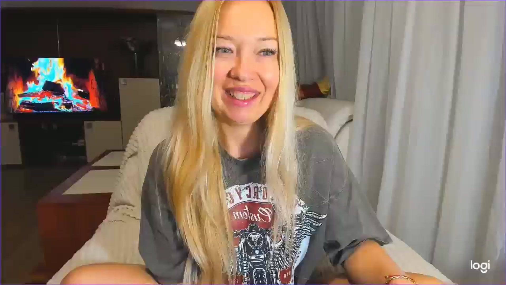 Gallery image thumbnail from FlamingoDream's myfreecams stream on, 04/18/2025, 22:05 image 19 of 20
