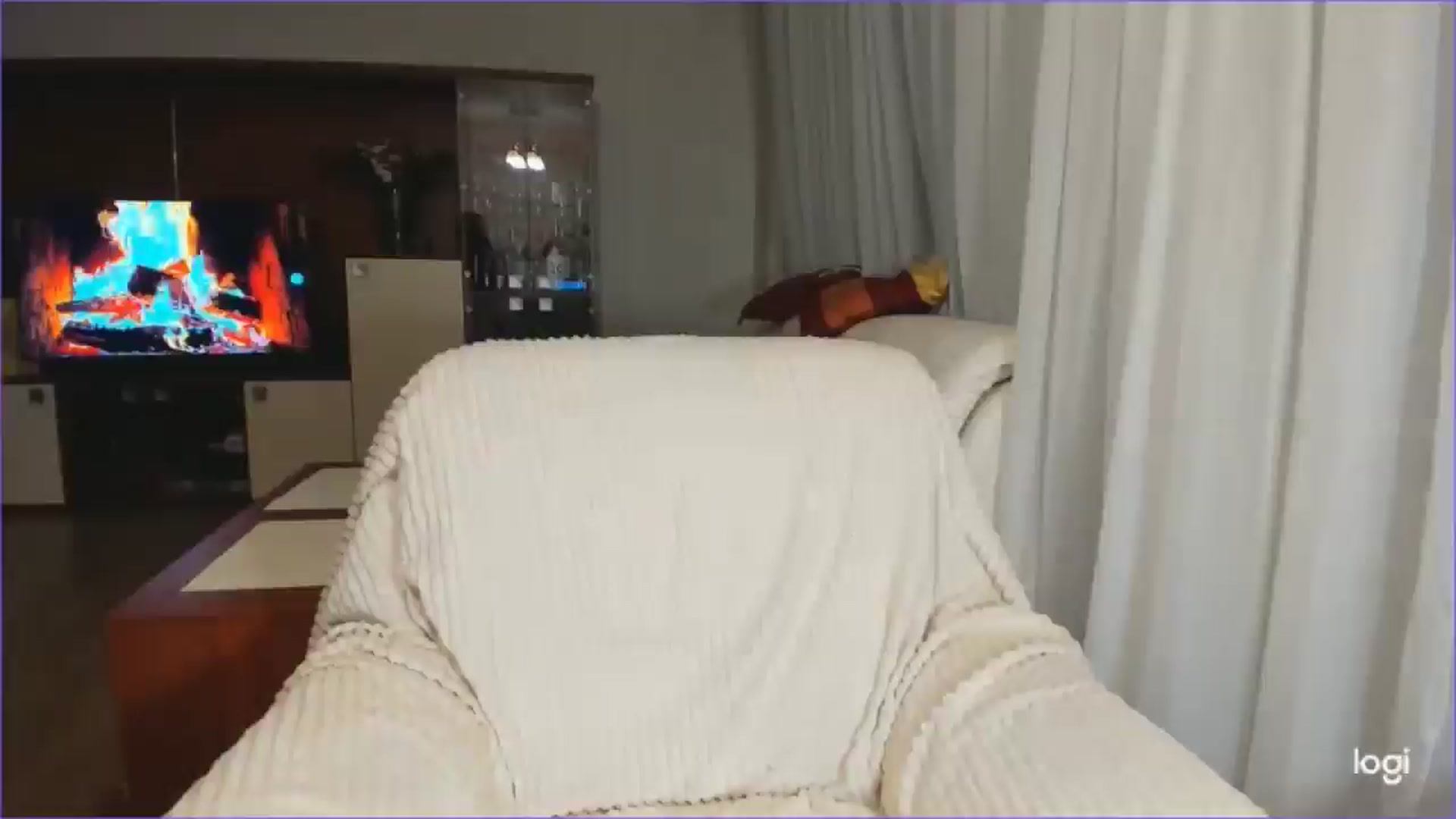 Gallery image thumbnail from FlamingoDream's myfreecams stream on, 04/18/2025, 22:05 image 15 of 20