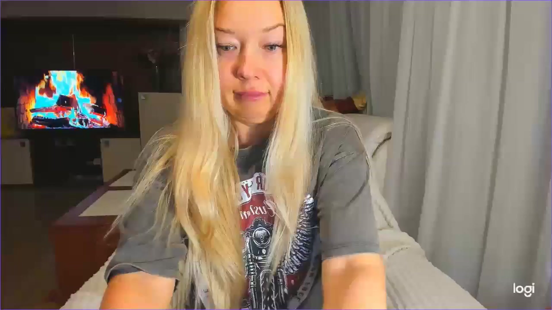 Gallery image thumbnail from FlamingoDream's myfreecams stream on, 04/18/2025, 22:05 image 6 of 20