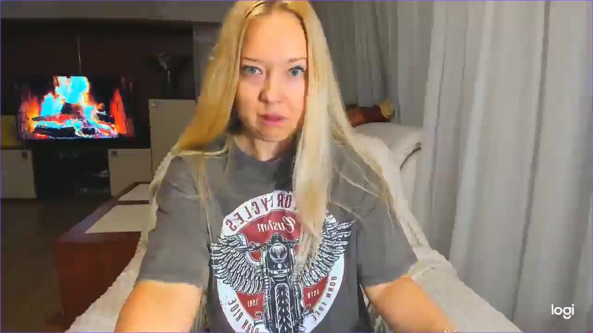 Gallery image thumbnail from FlamingoDream's myfreecams stream on, 04/18/2025, 22:05 image 5 of 20