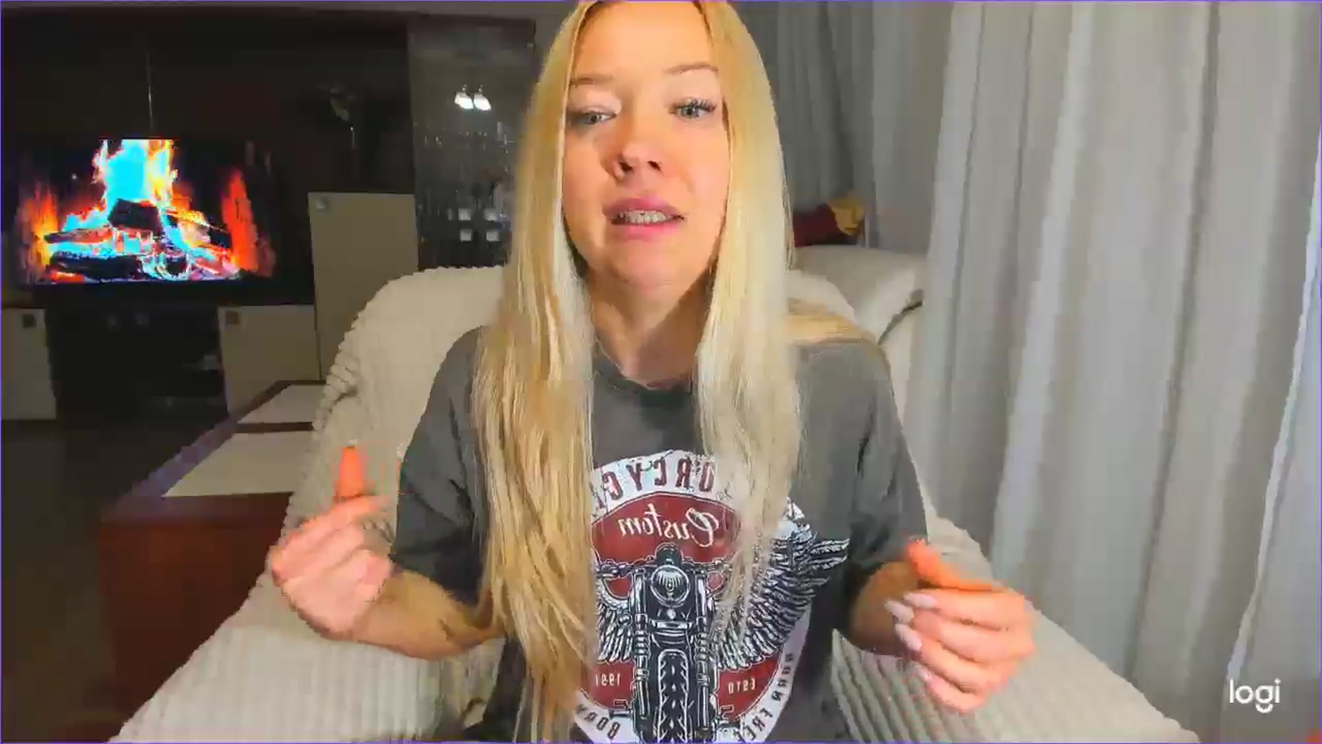 Gallery image thumbnail from FlamingoDream's myfreecams stream on, 04/18/2025, 22:05 image 20 of 20