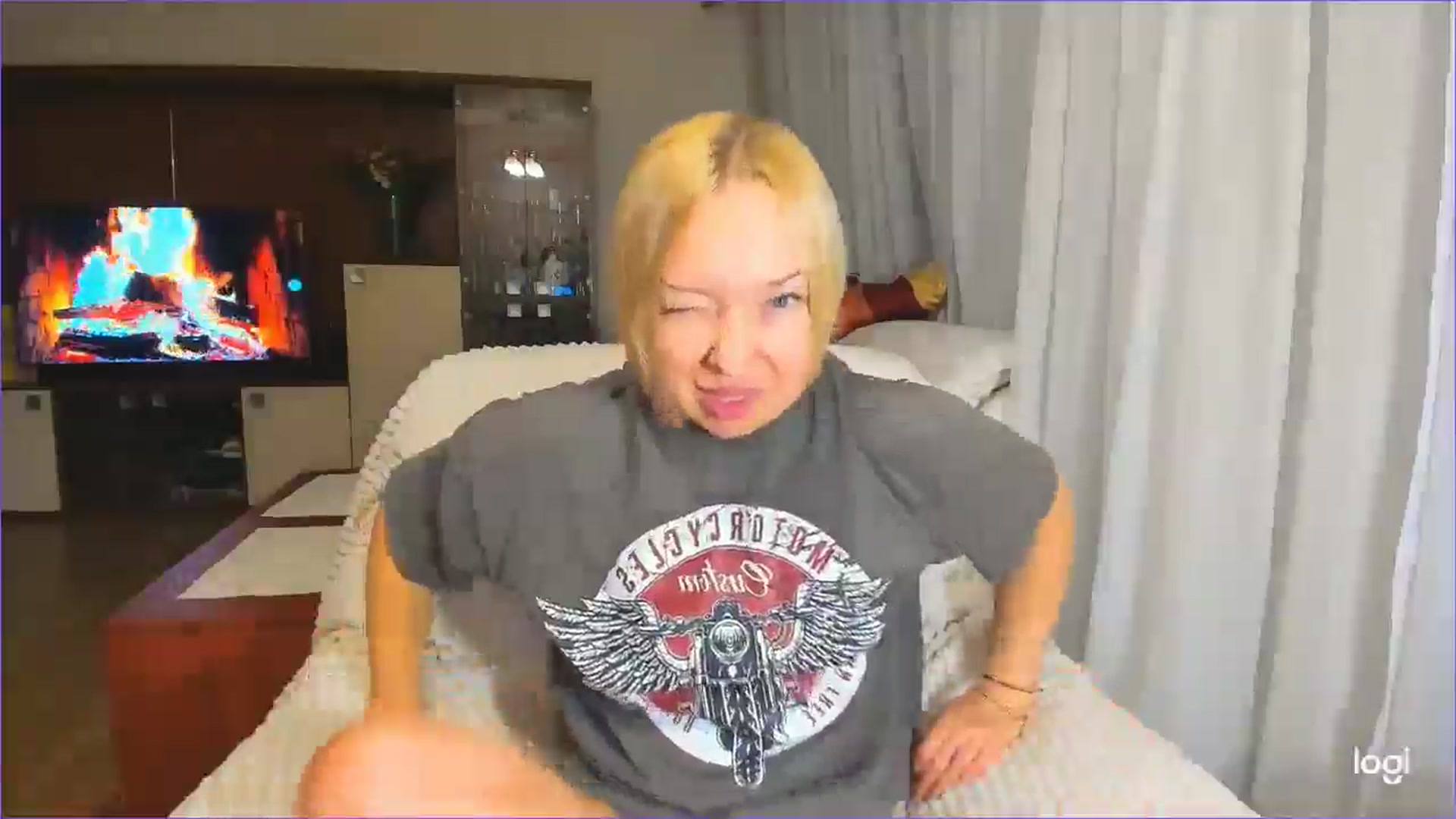 Gallery image thumbnail from FlamingoDream's myfreecams stream on, 04/18/2025, 23:10 image 14 of 20