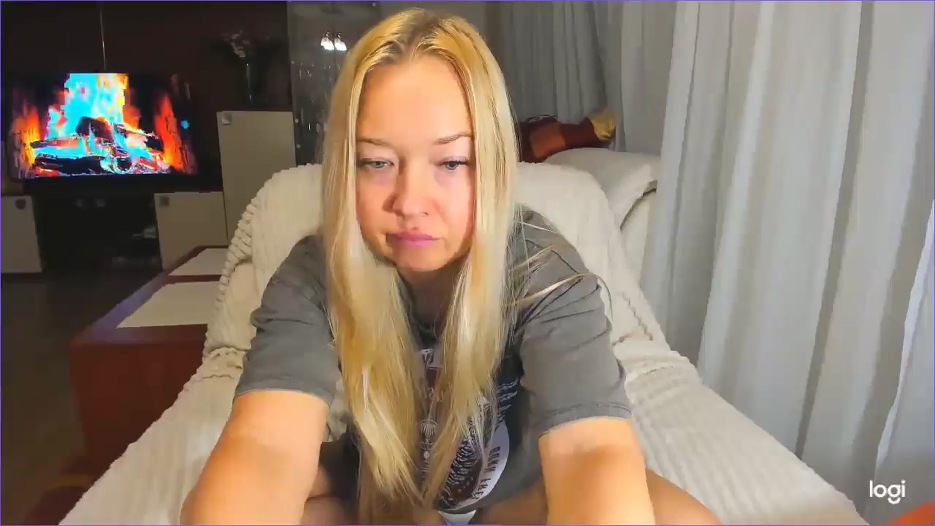 Gallery image thumbnail from FlamingoDream's myfreecams stream on, 04/18/2025, 23:10 image 8 of 20