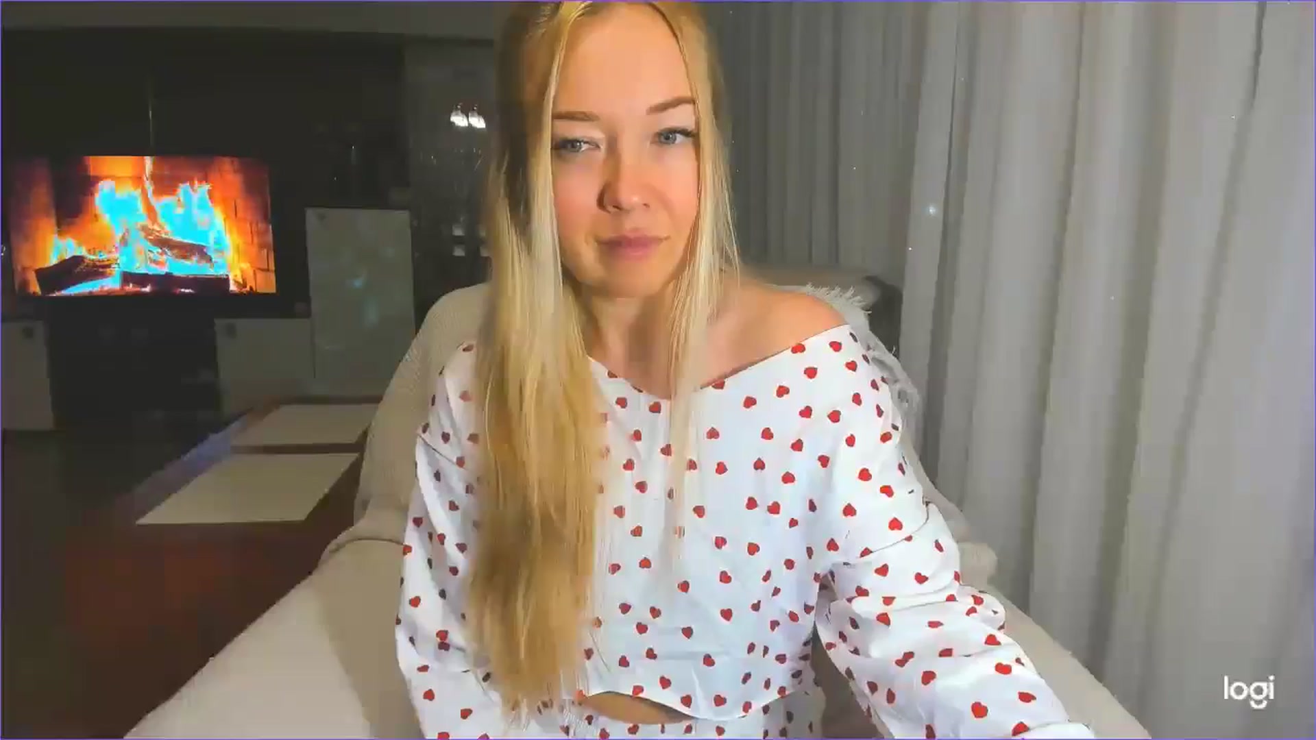 Gallery image thumbnail from FlamingoDream's myfreecams stream on, 04/24/2025, 01:28 image 9 of 20