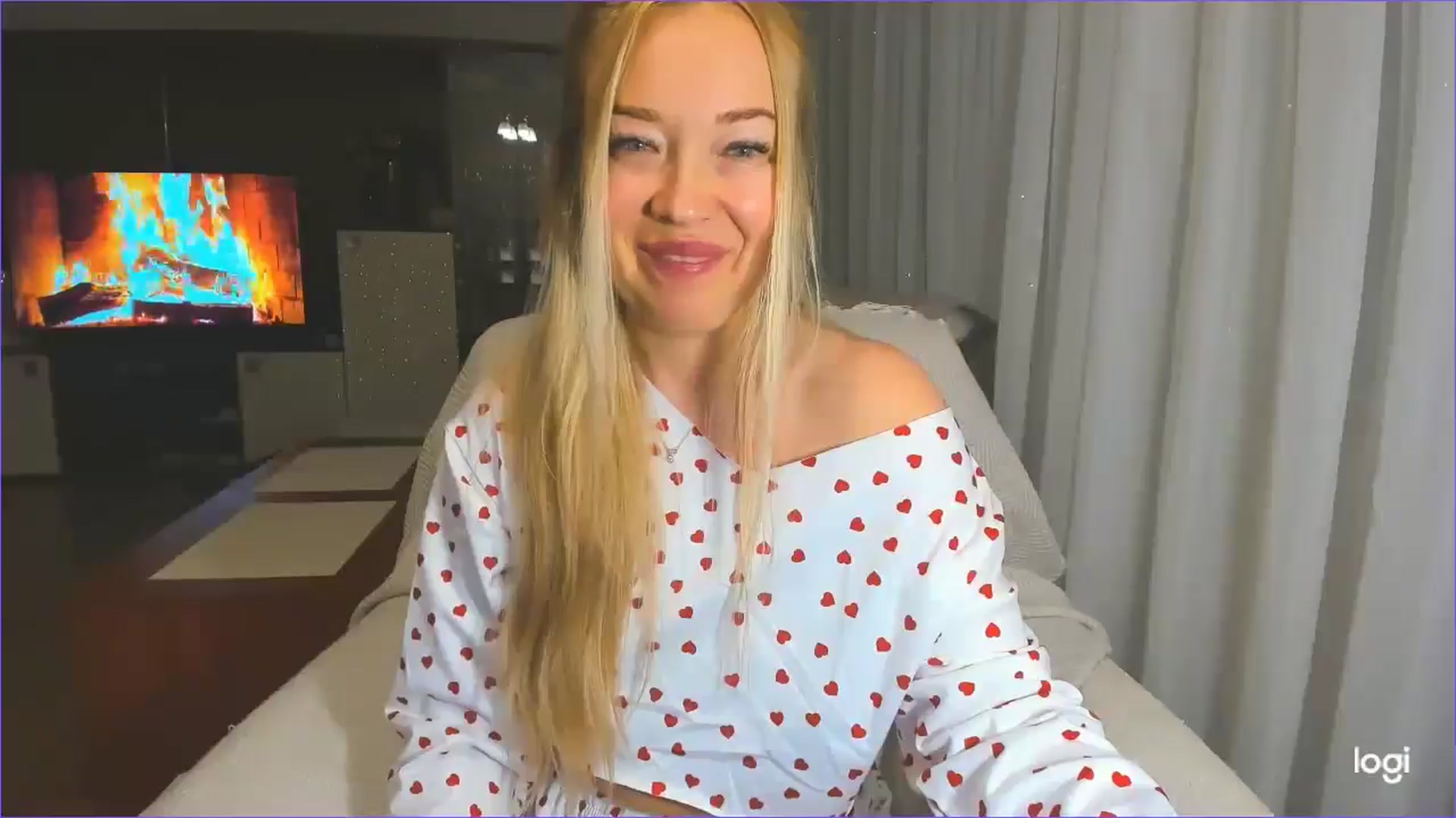 Gallery image thumbnail from FlamingoDream's myfreecams stream on, 04/24/2025, 01:28 image 2 of 20