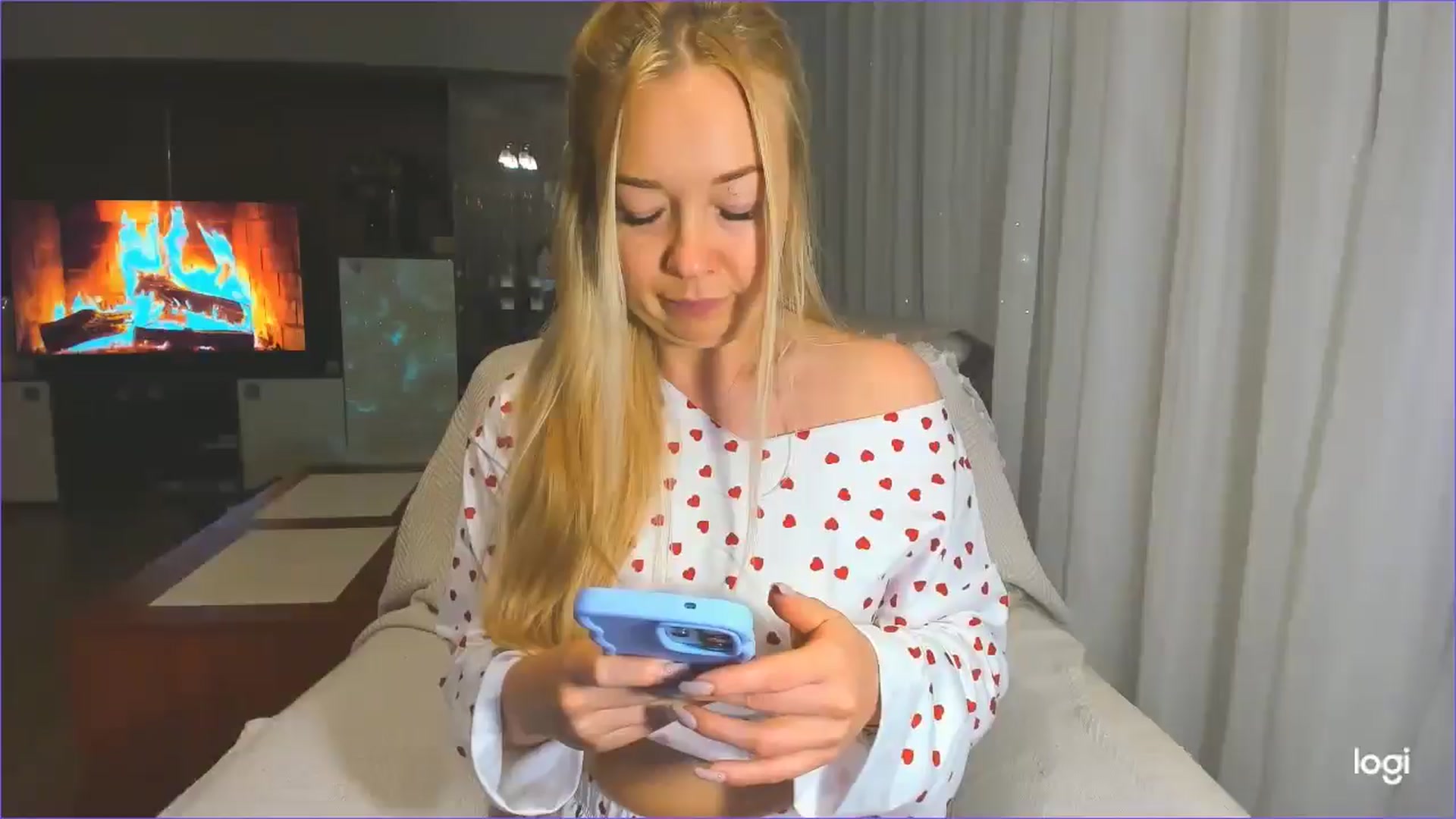 Gallery image thumbnail from FlamingoDream's myfreecams stream on, 04/24/2025, 01:28 image 15 of 20