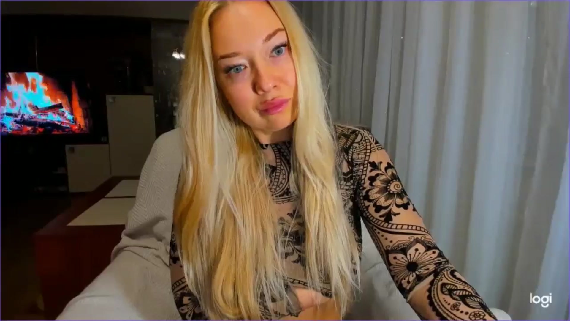 Gallery image thumbnail from FlamingoDream's myfreecams stream on, 04/24/2025, 20:16 image 8 of 20
