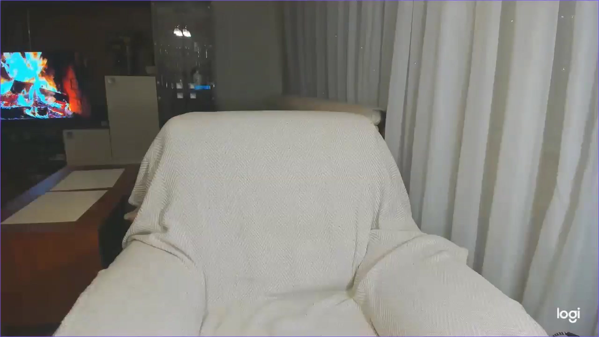 Gallery image thumbnail from FlamingoDream's myfreecams stream on, 04/25/2025, 24:04 image 19 of 20