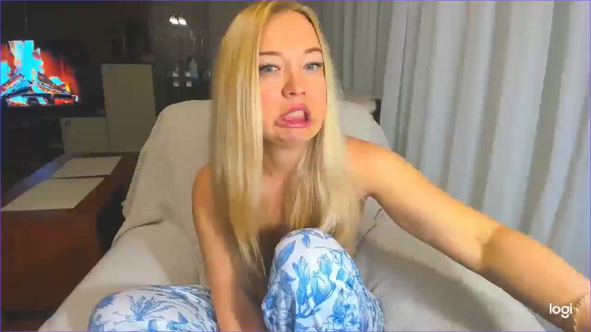 Gallery image thumbnail from FlamingoDream's myfreecams stream on, 04/25/2025, 02:06 image 13 of 20