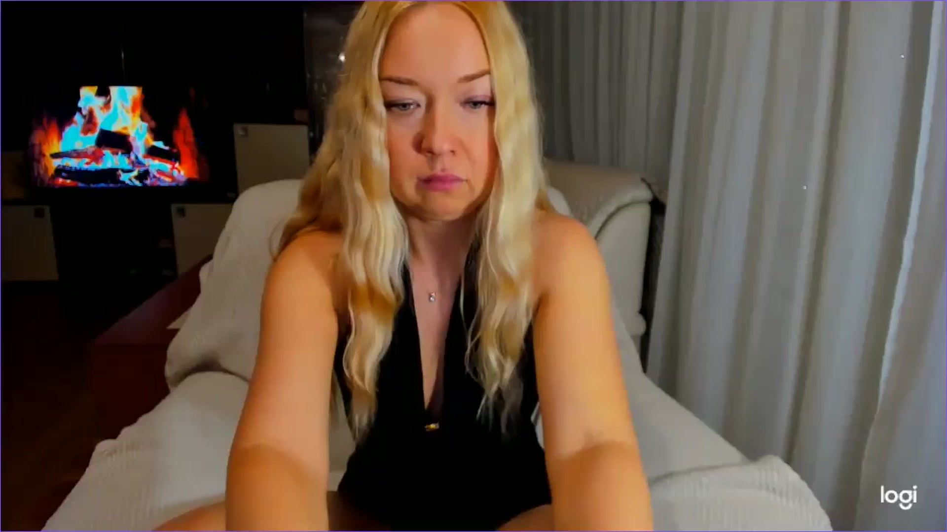 Gallery image thumbnail from FlamingoDream's myfreecams stream on, 04/25/2025, 19:37 image 1 of 20