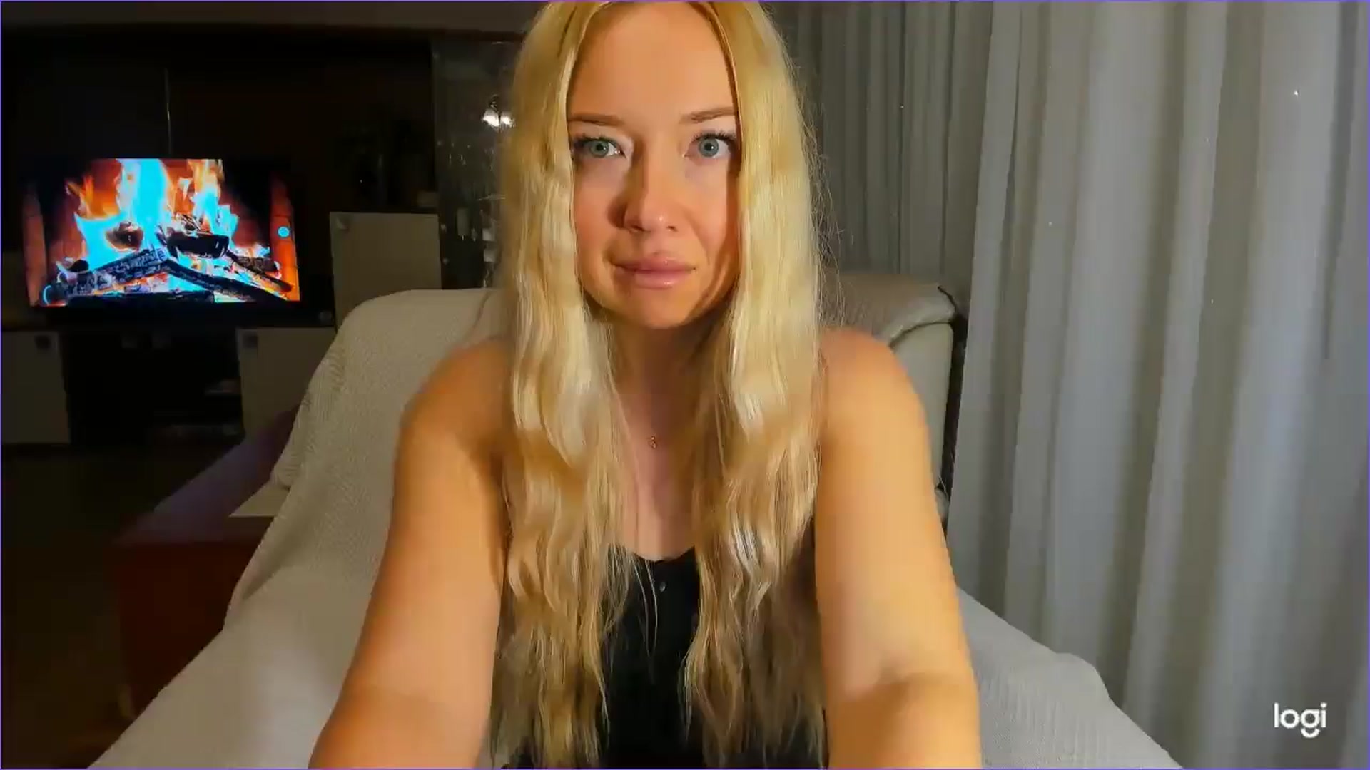 Gallery image thumbnail from FlamingoDream's myfreecams stream on, 04/26/2025, 02:35 image 5 of 20