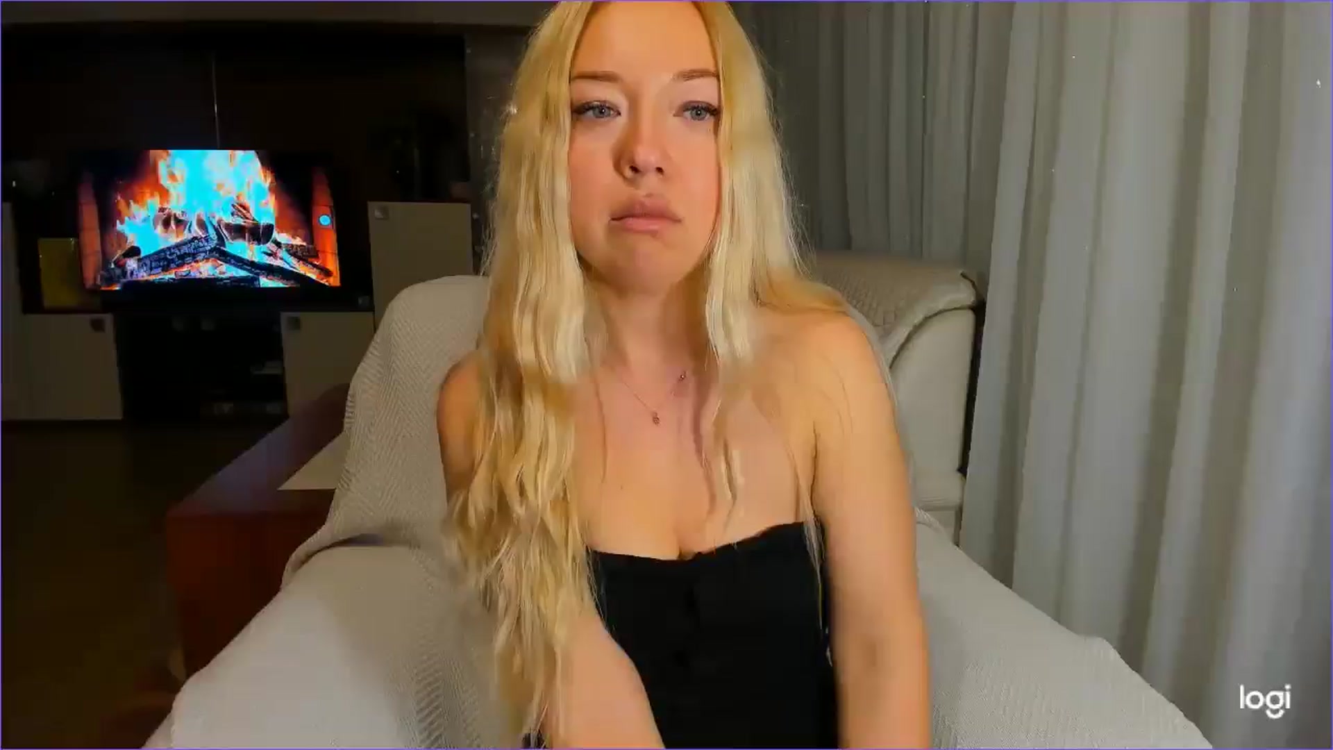 Gallery image thumbnail from FlamingoDream's myfreecams stream on, 04/26/2025, 02:35 image 10 of 20
