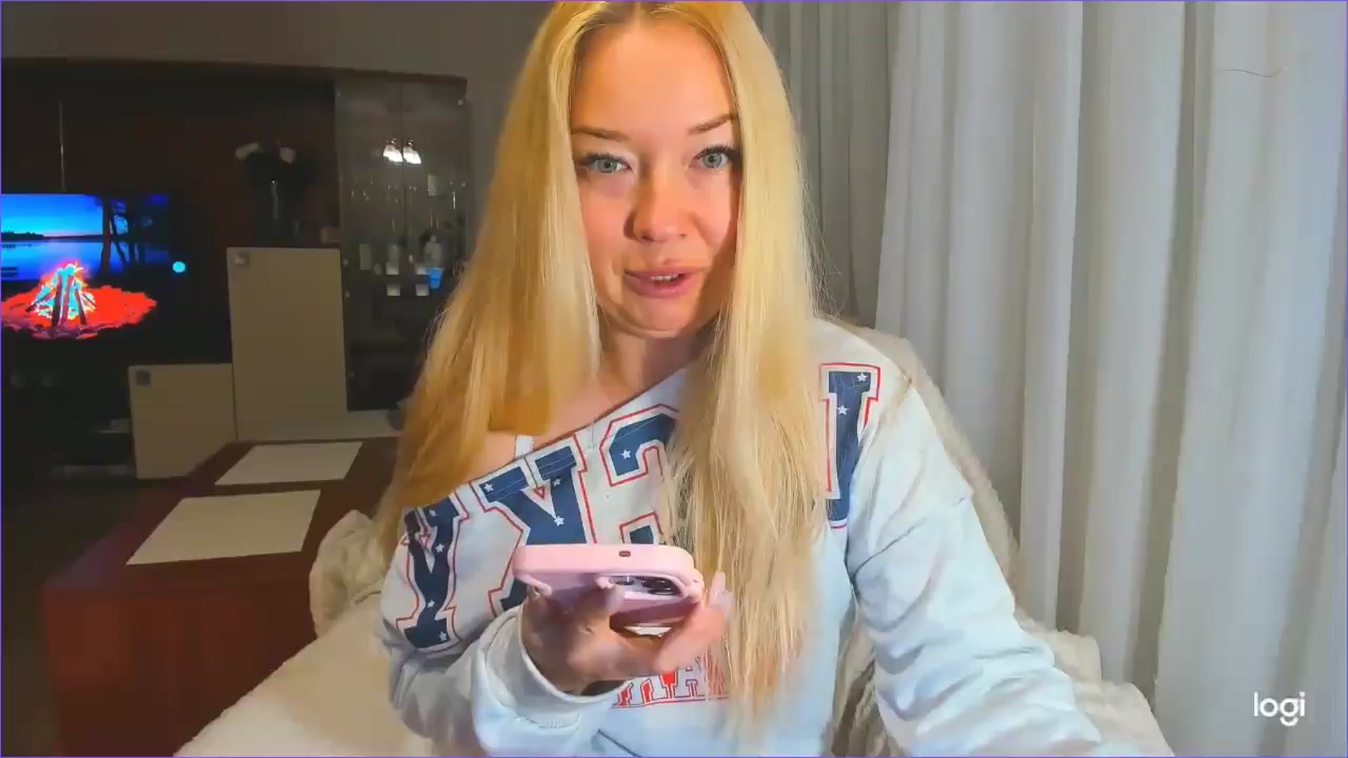 Gallery image thumbnail from FlamingoDream's myfreecams stream on, 04/28/2025, 21:19 image 1 of 20