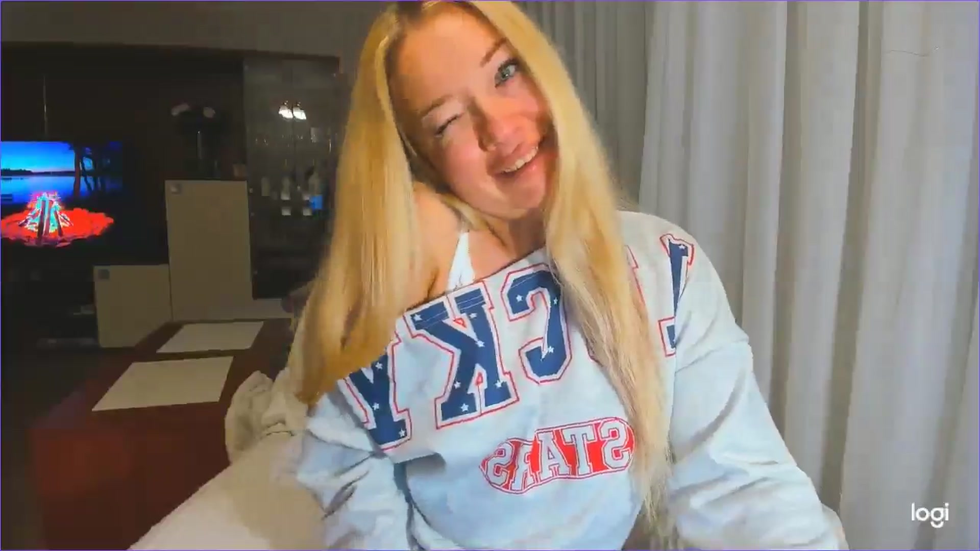 Gallery image thumbnail from FlamingoDream's myfreecams stream on, 04/28/2025, 21:19 image 2 of 20