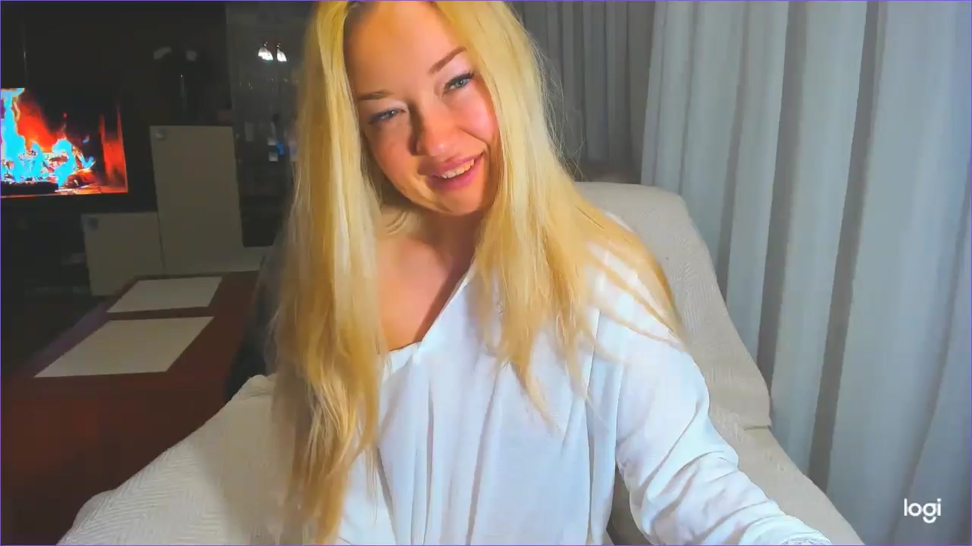 Gallery image thumbnail from FlamingoDream's myfreecams stream on, 04/29/2025, 23:16 image 14 of 20