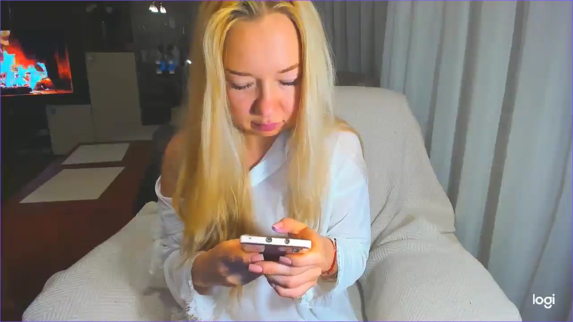 Gallery image thumbnail from FlamingoDream's myfreecams stream on, 04/29/2025, 23:16 image 12 of 20