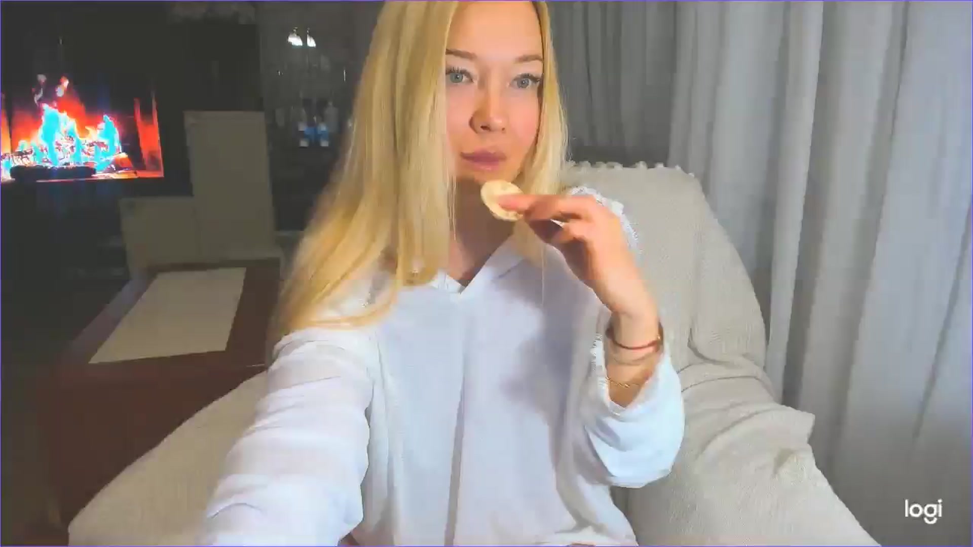 Gallery image thumbnail from FlamingoDream's myfreecams stream on, 05/01/2025, 21:52 image 14 of 20