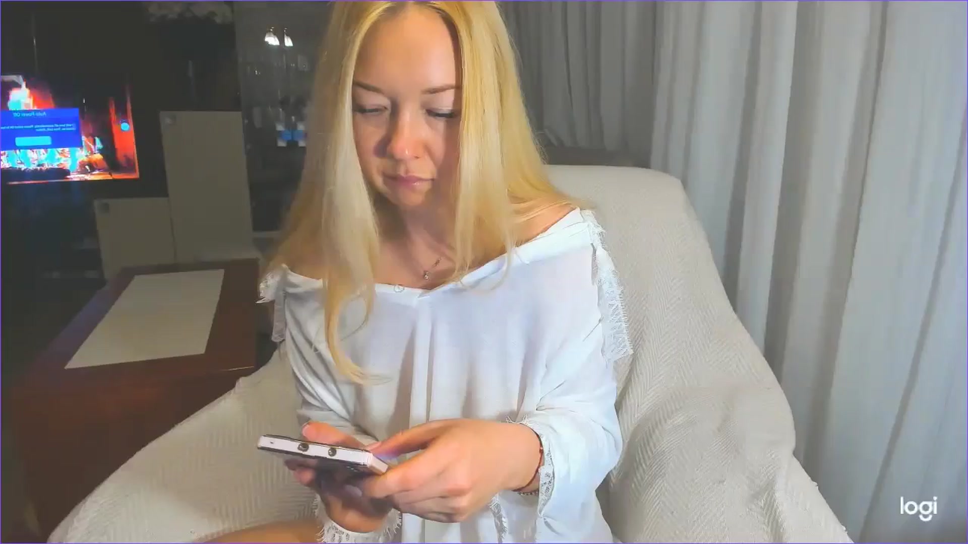 Gallery image thumbnail from FlamingoDream's myfreecams stream on, 05/01/2025, 23:39 image 19 of 20