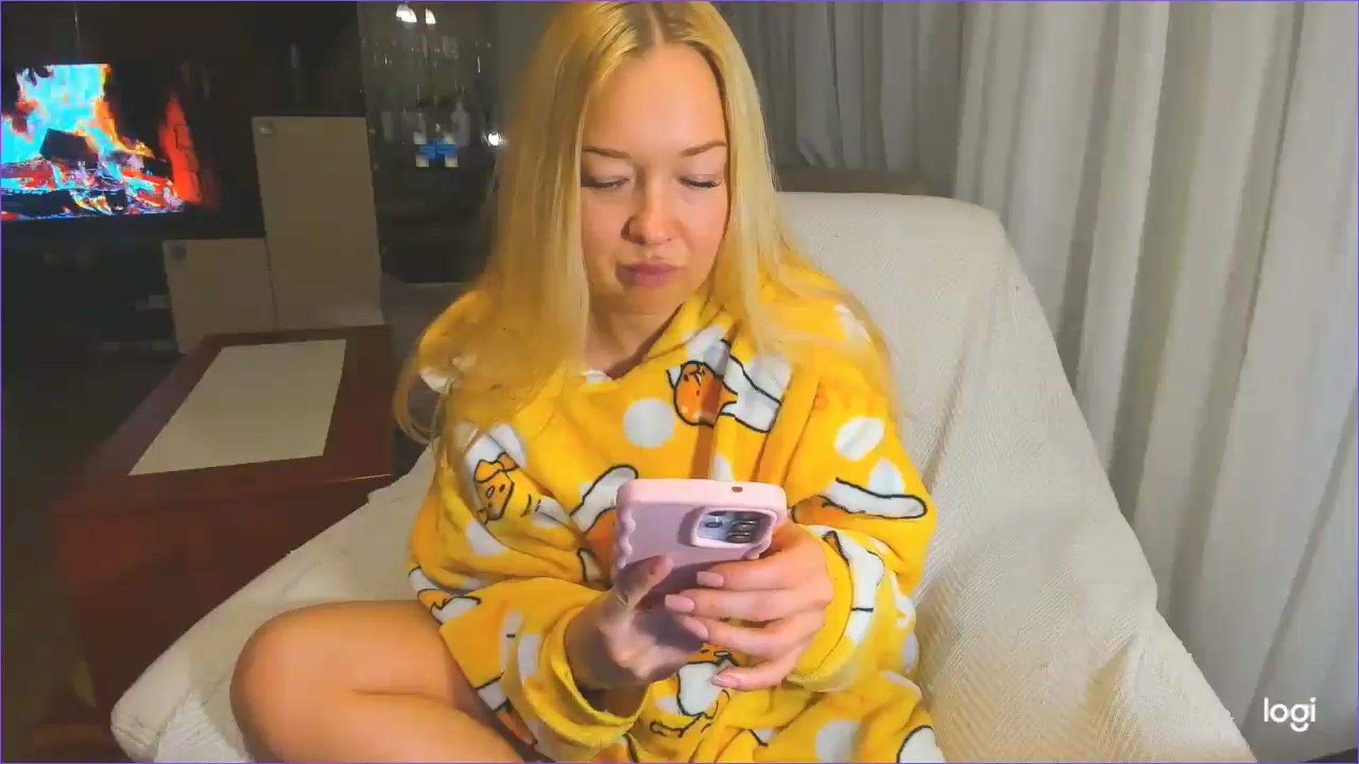 Gallery image thumbnail from FlamingoDream's myfreecams stream on, 05/02/2025, 01:37 image 10 of 20
