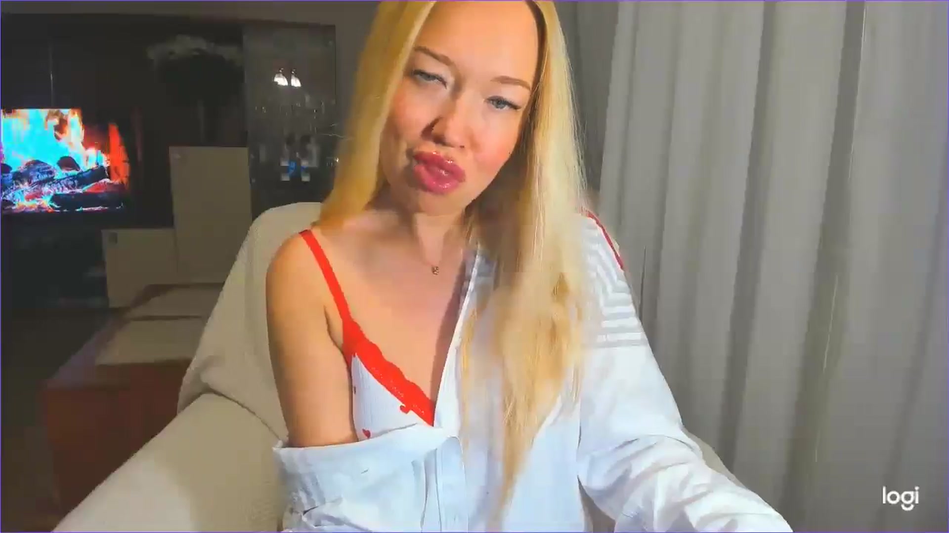 Gallery image thumbnail from FlamingoDream's myfreecams stream on, 05/05/2025, 21:53 image 6 of 20
