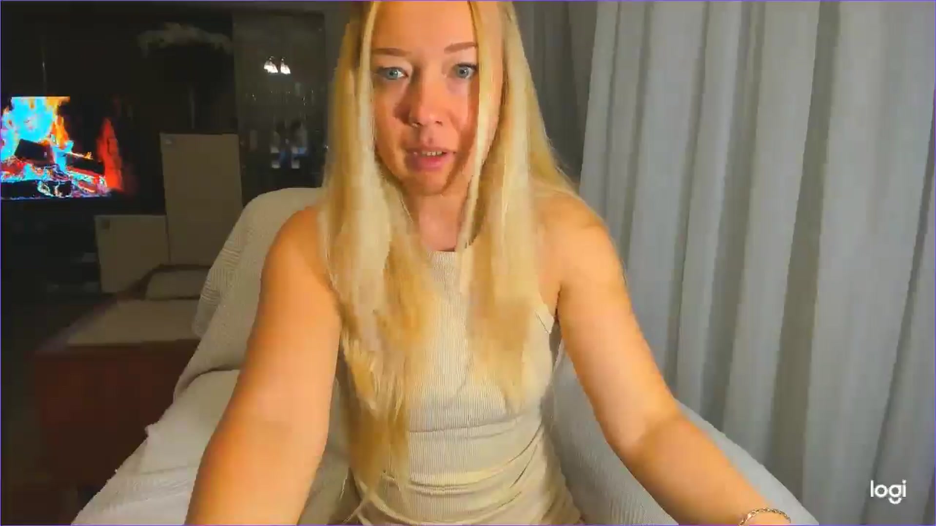 Gallery image thumbnail from FlamingoDream's myfreecams stream on, 05/06/2025, 21:39 image 19 of 20