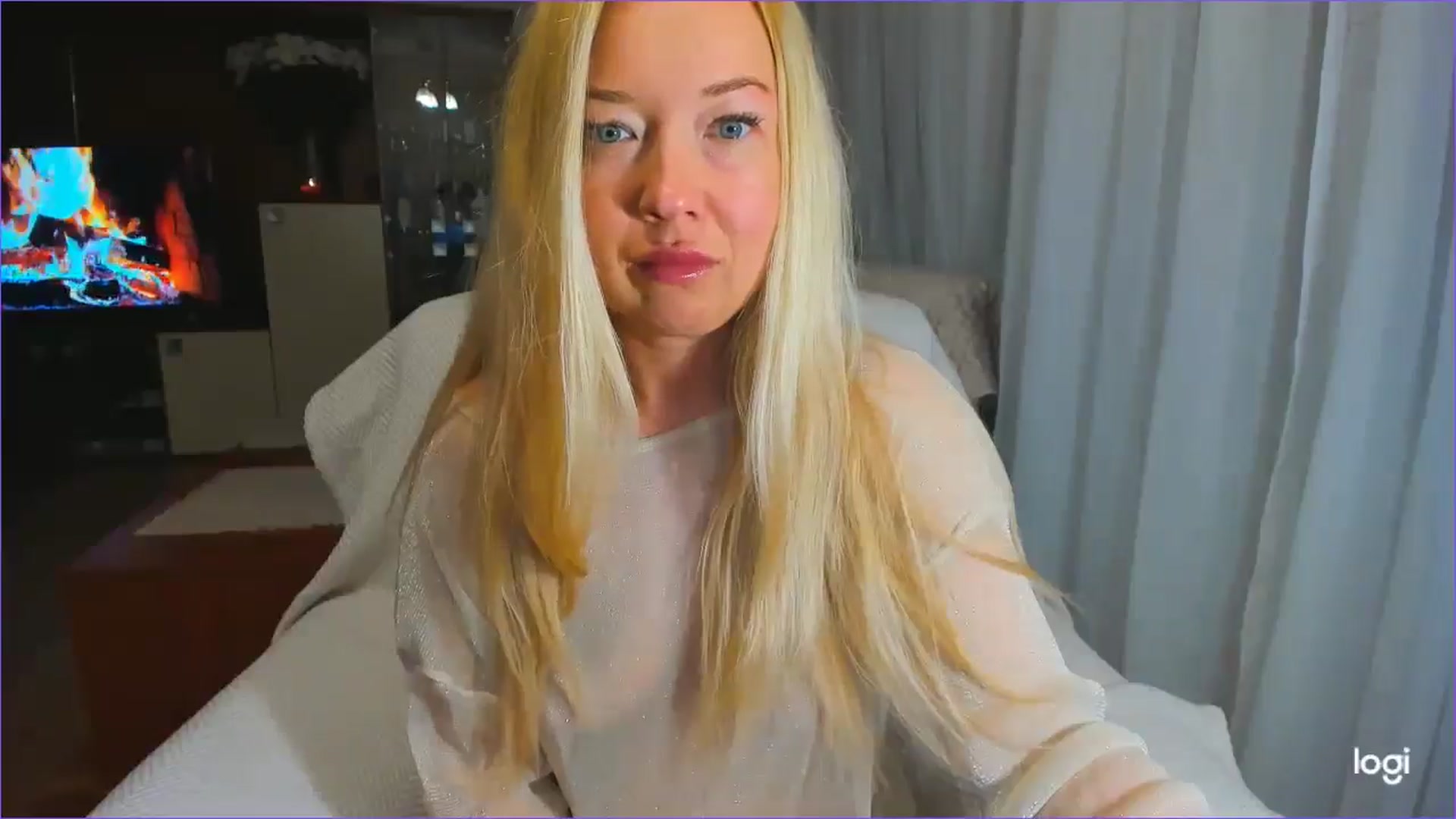 Gallery image thumbnail from FlamingoDream's myfreecams stream on, 05/08/2025, 23:38 image 17 of 20