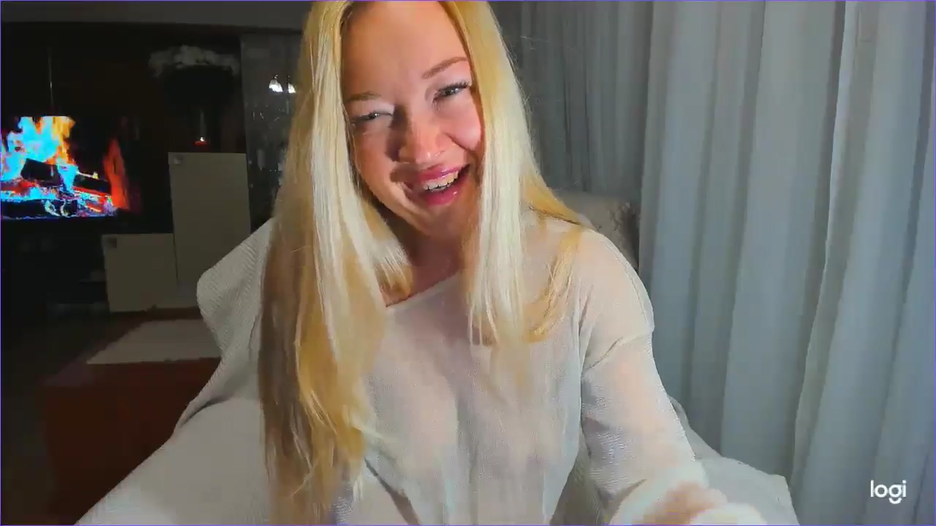 Gallery image thumbnail from FlamingoDream's myfreecams stream on, 05/08/2025, 23:38 image 3 of 20