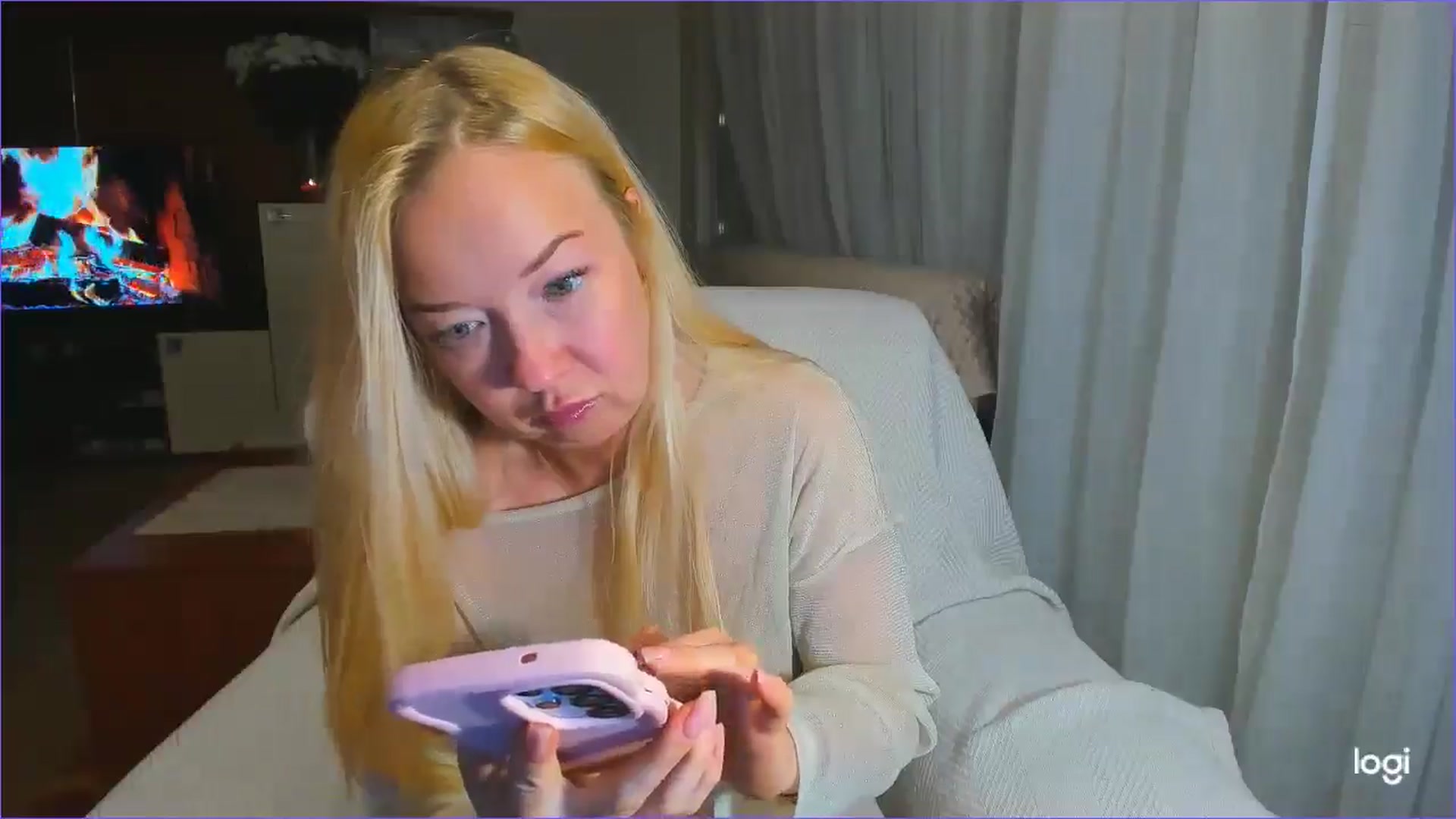 Gallery image thumbnail from FlamingoDream's myfreecams stream on, 05/08/2025, 23:38 image 8 of 20