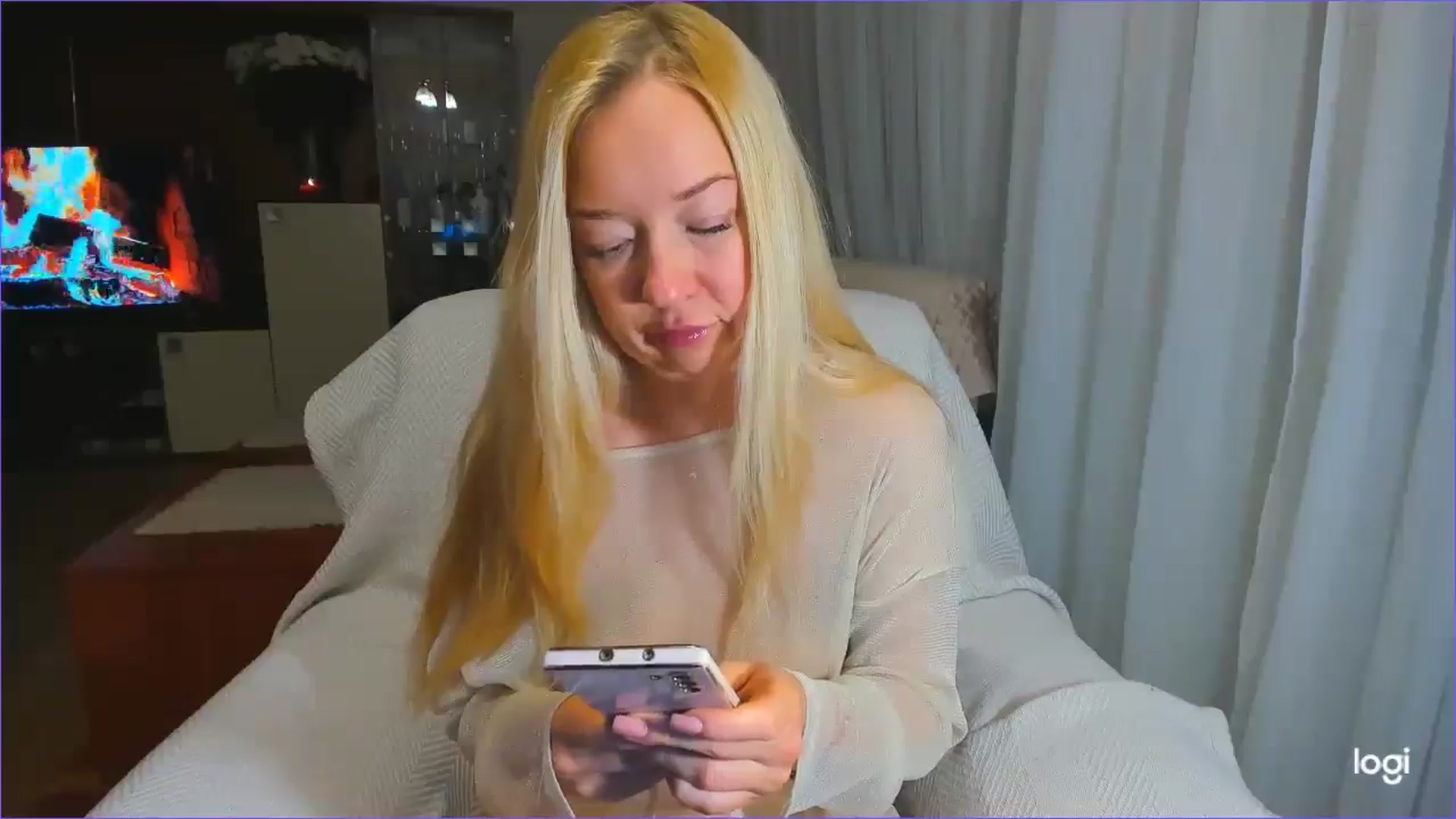 Gallery image thumbnail from FlamingoDream's myfreecams stream on, 05/08/2025, 23:38 image 6 of 20