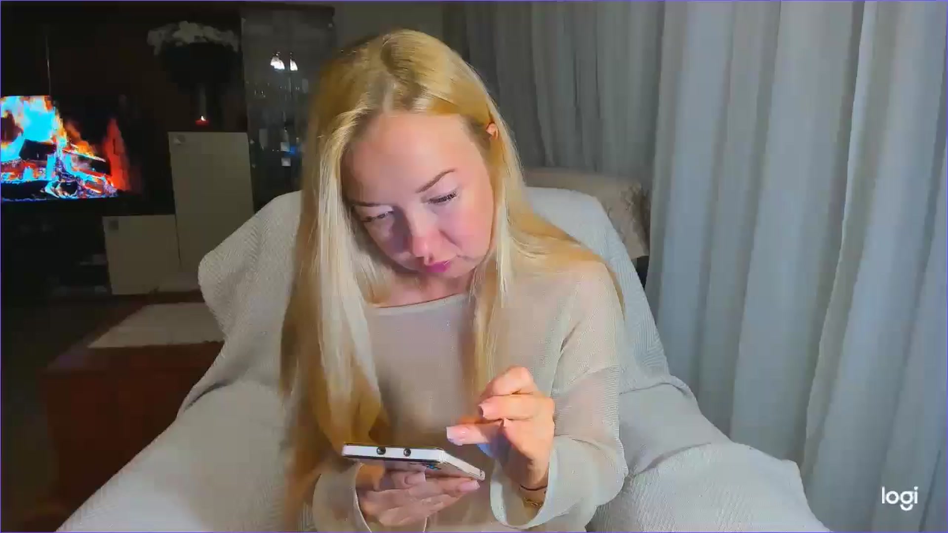 Gallery image thumbnail from FlamingoDream's myfreecams stream on, 05/08/2025, 23:38 image 7 of 20