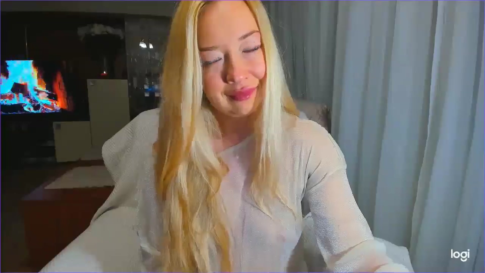 Gallery image thumbnail from FlamingoDream's myfreecams stream on, 05/08/2025, 23:38 image 4 of 20