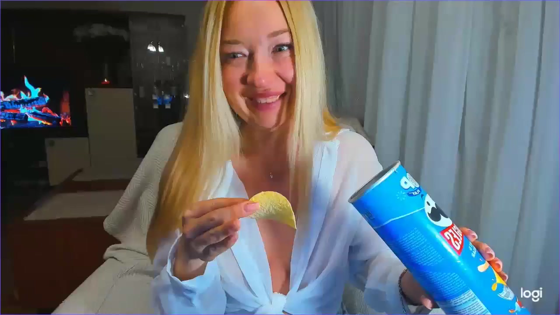 Gallery image thumbnail from FlamingoDream's myfreecams stream on, 05/10/2025, 01:34 image 10 of 20