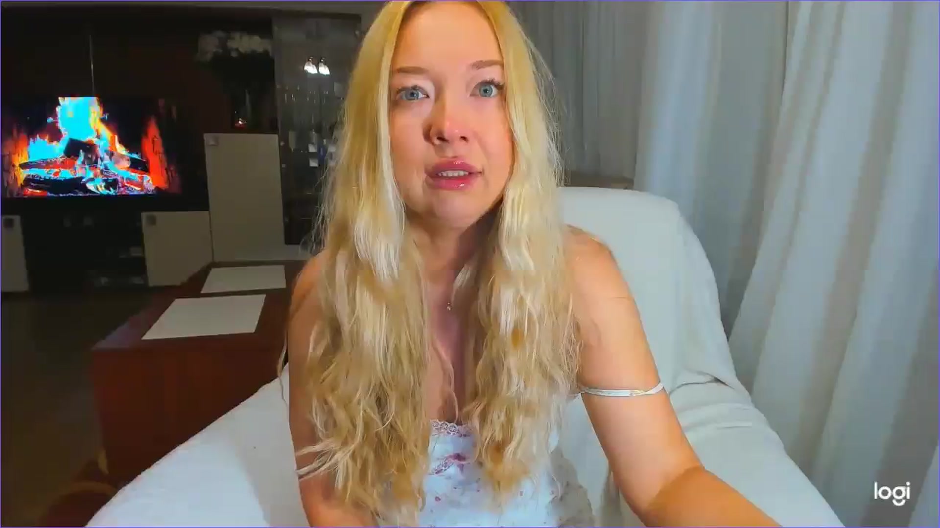 Gallery image thumbnail from FlamingoDream's myfreecams stream on, 05/12/2025, 22:43 image 6 of 20