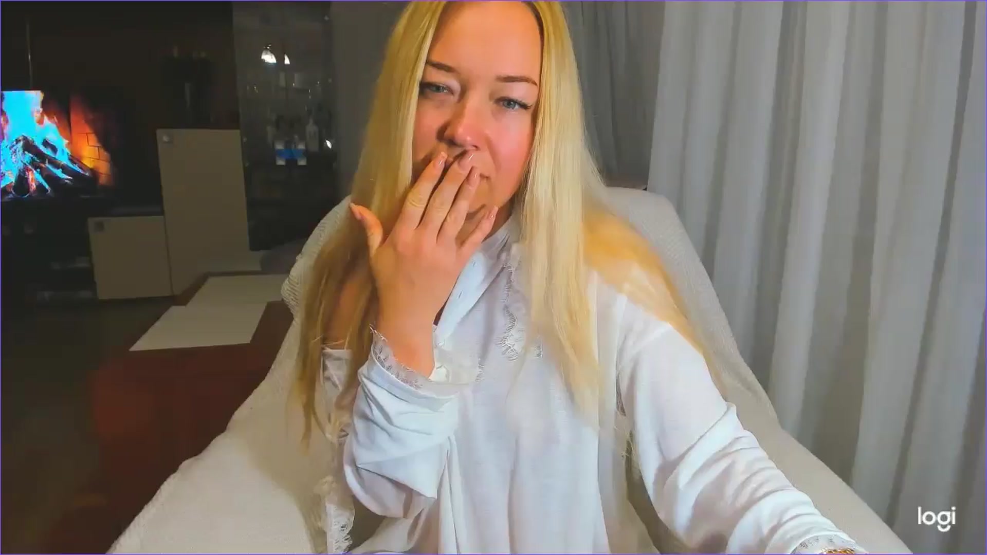 Gallery image thumbnail from FlamingoDream's myfreecams stream on, 05/27/2025, 20:41 image 16 of 20