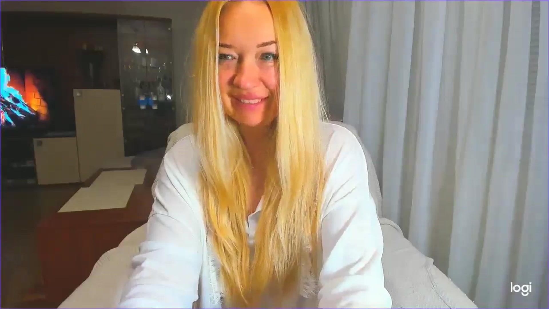Gallery image thumbnail from FlamingoDream's myfreecams stream on, 05/28/2025, 24:52 image 9 of 20