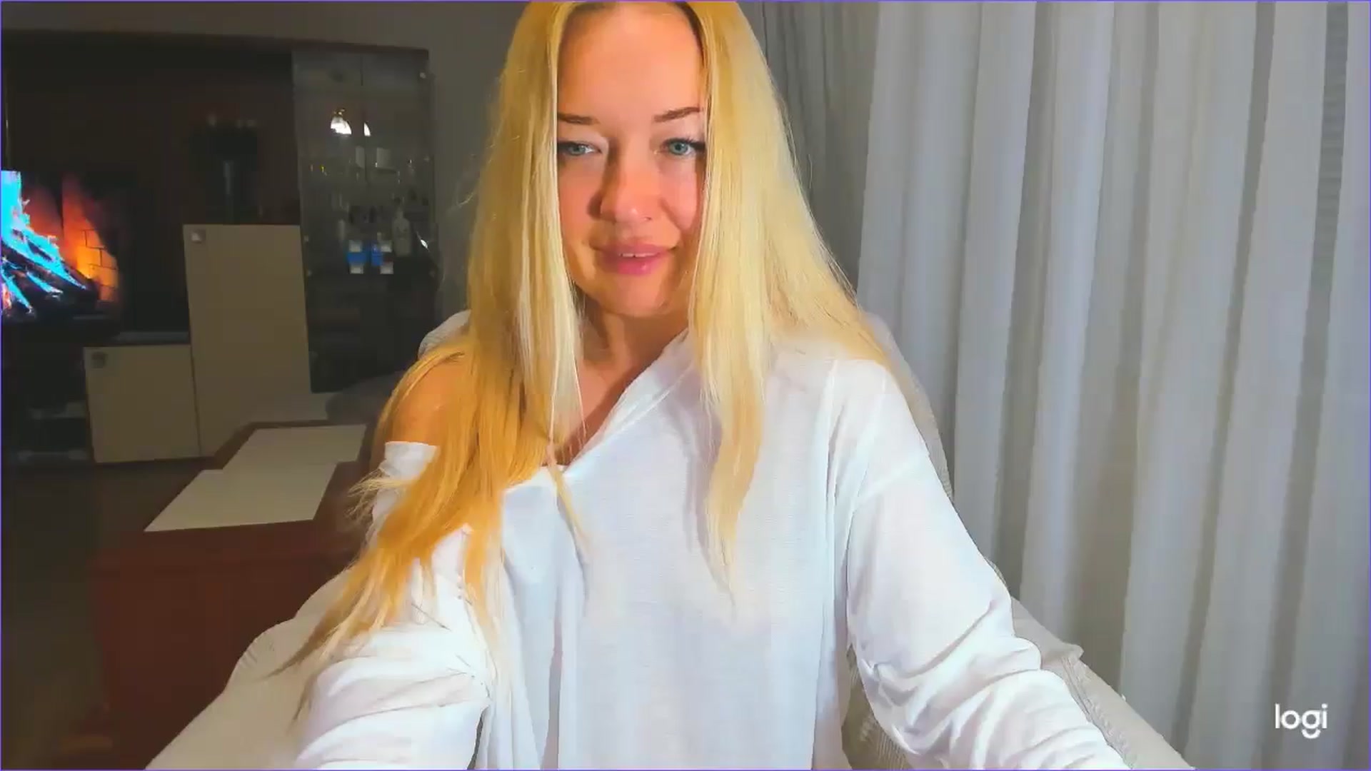 Gallery image thumbnail from FlamingoDream's myfreecams stream on, 05/28/2025, 24:52 image 4 of 20