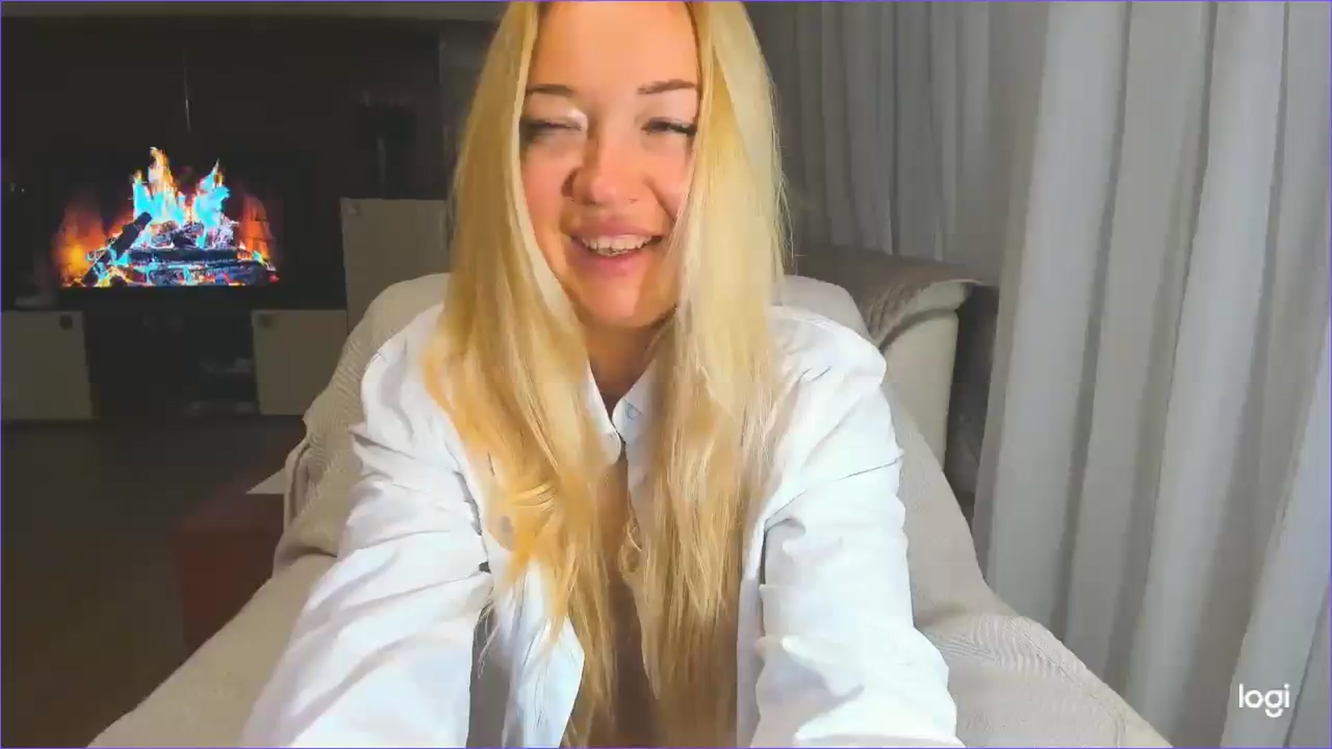 Gallery image thumbnail from FlamingoDream's myfreecams stream on, 05/28/2025, 22:27 image 11 of 20