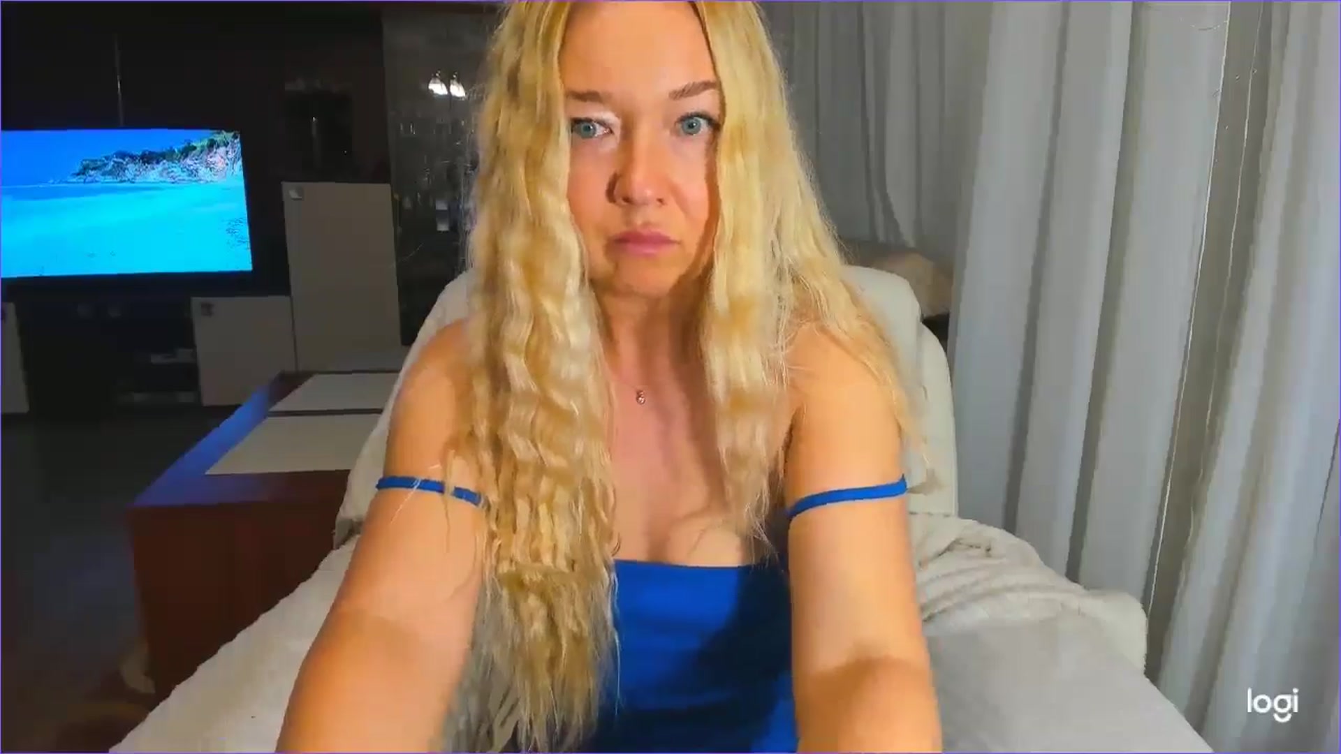 Gallery image thumbnail from FlamingoDream's myfreecams stream on, 06/02/2025, 23:35 image 3 of 20
