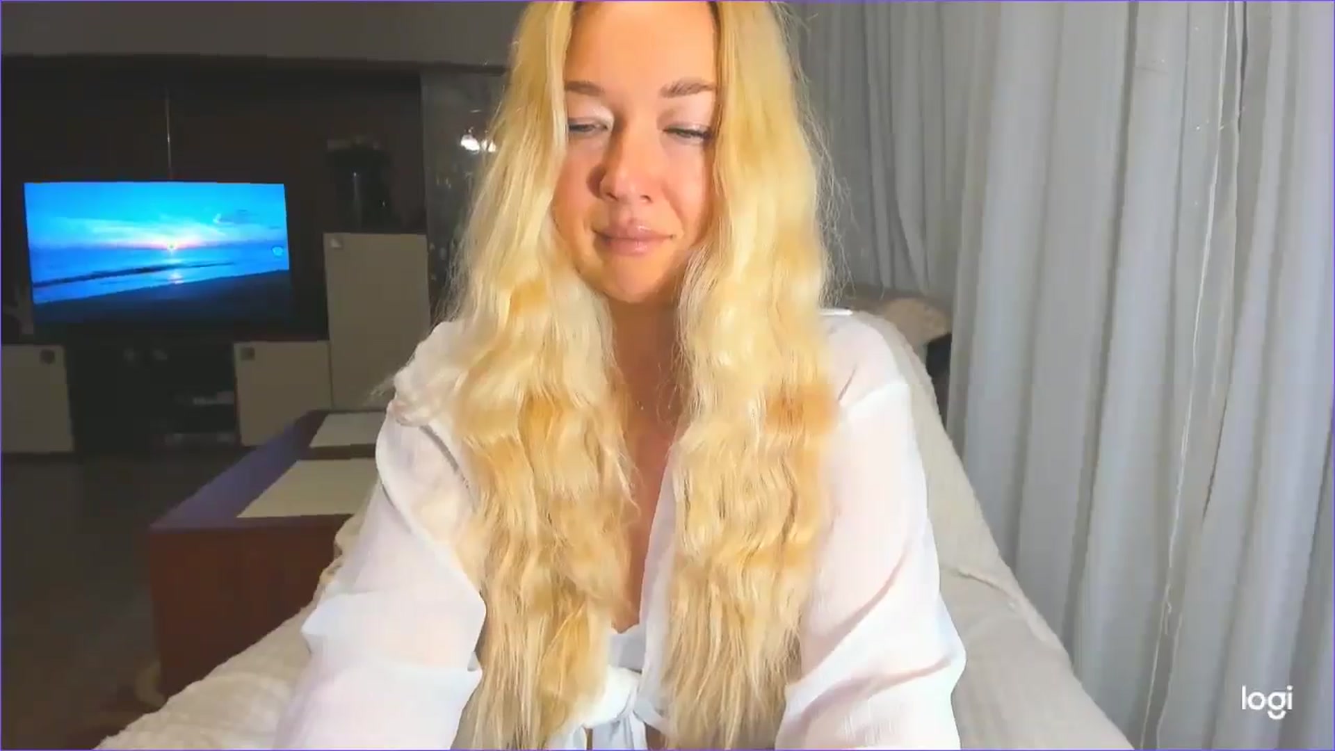 Gallery image thumbnail from FlamingoDream's myfreecams stream on, 06/03/2025, 21:10 image 4 of 20