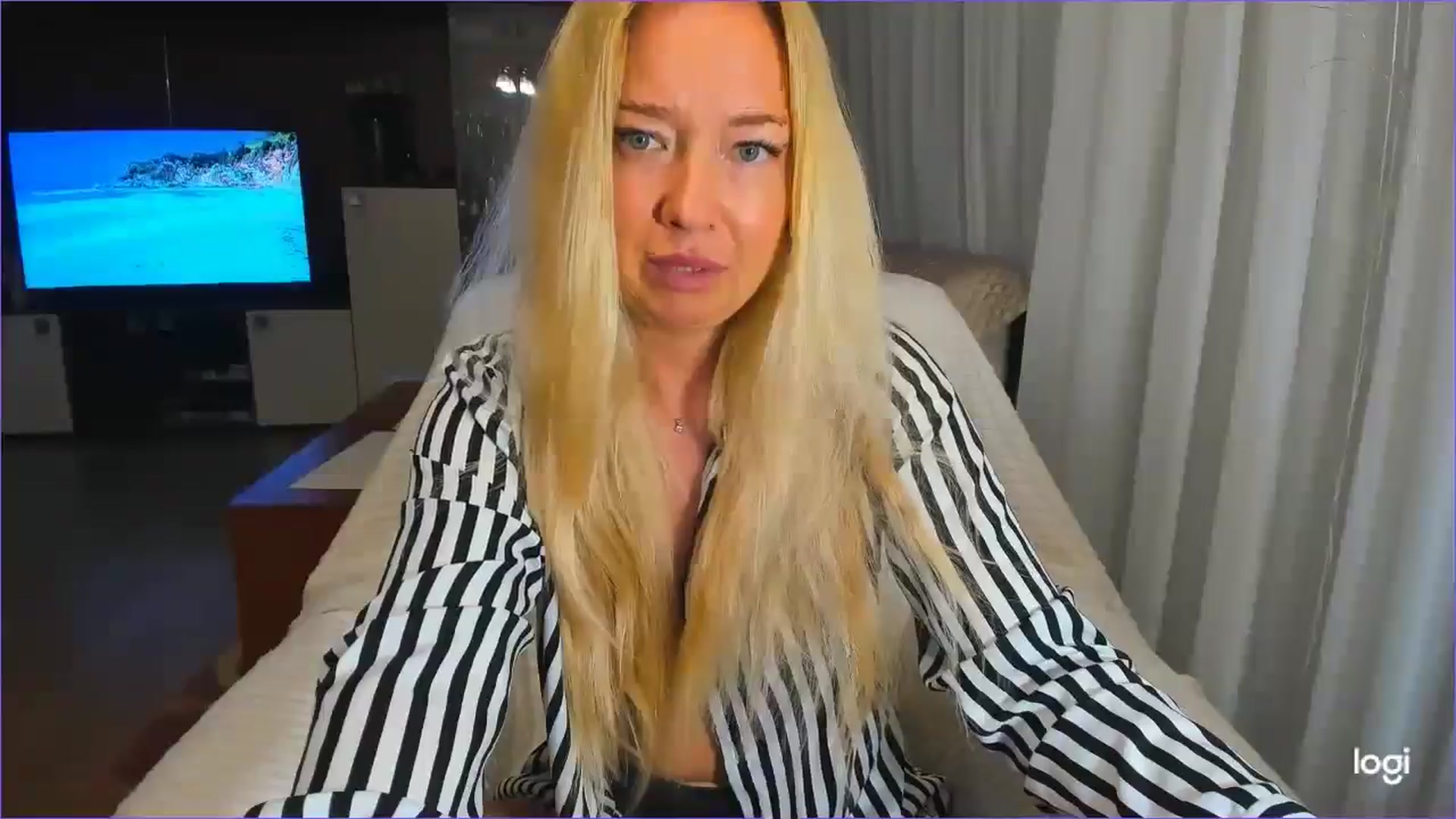 Gallery image thumbnail from FlamingoDream's myfreecams stream on, 06/05/2025, 24:09 image 6 of 20