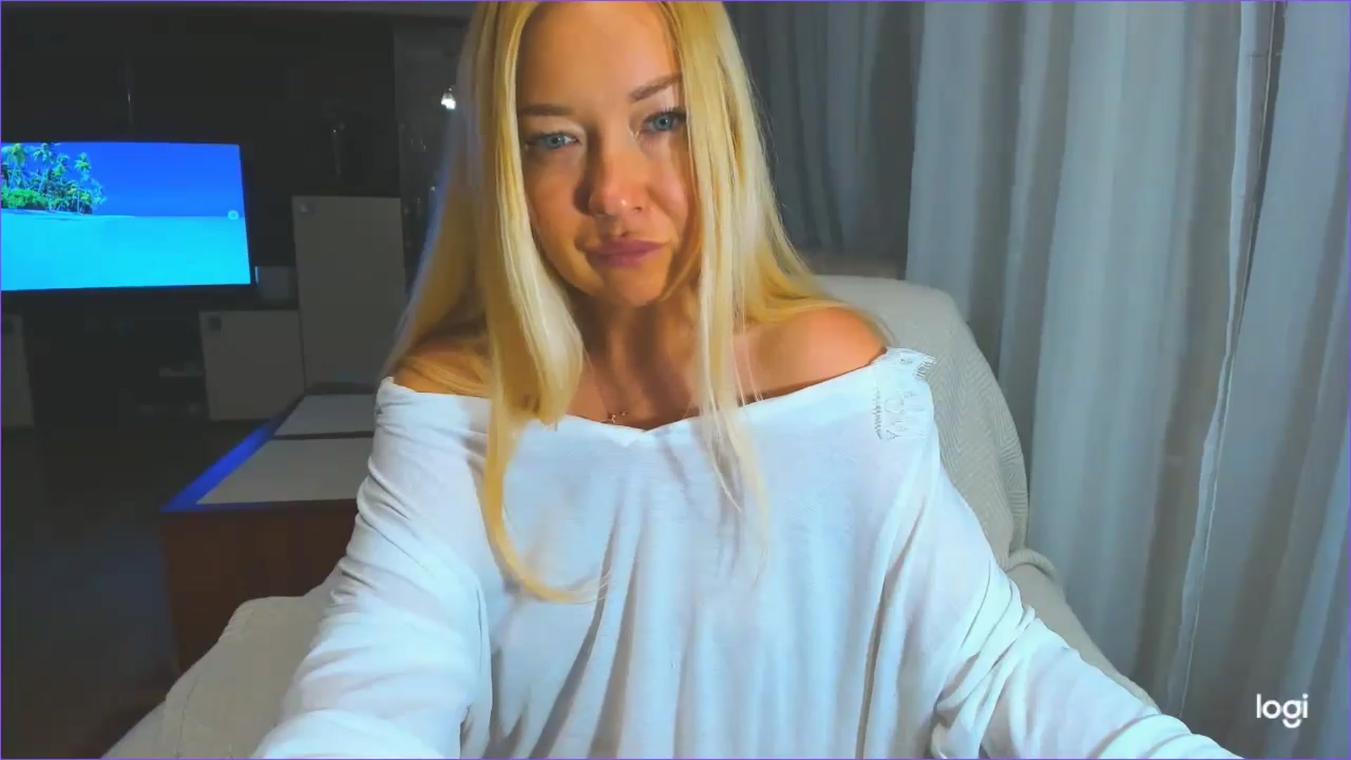 Gallery image thumbnail from FlamingoDream's myfreecams stream on, 06/25/2025, 01:11 image 2 of 20