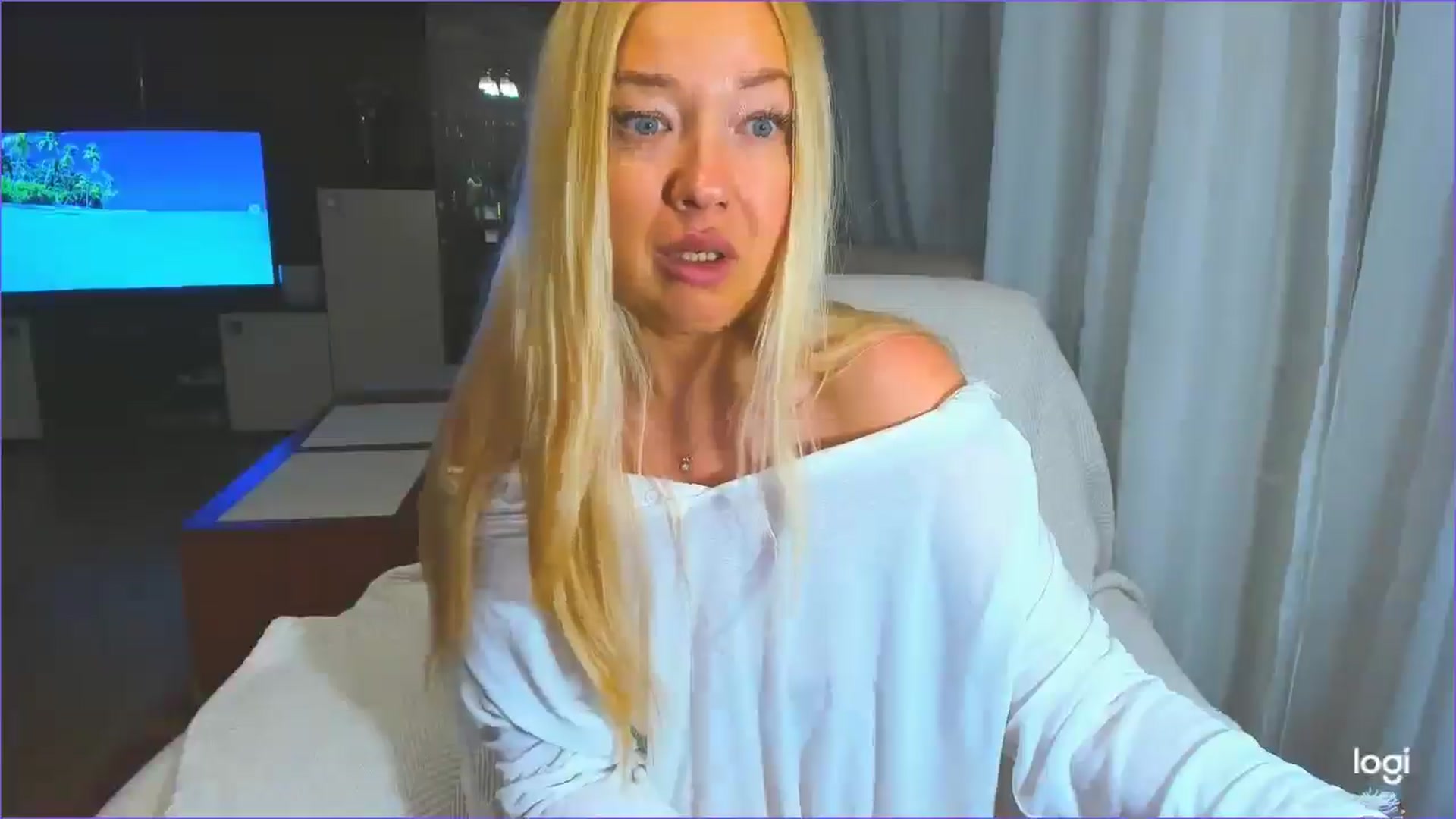 Gallery image thumbnail from FlamingoDream's myfreecams stream on, 06/25/2025, 01:11 image 9 of 20