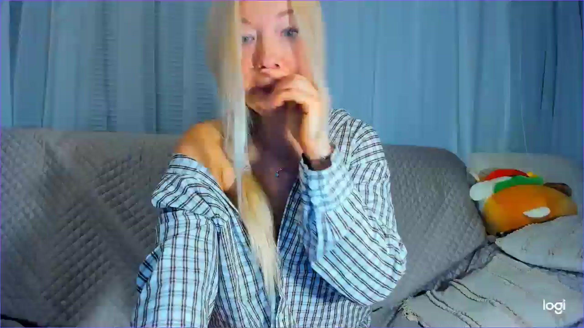 Gallery image thumbnail from FlamingoDream's myfreecams stream on, 08/06/2025, 22:32 image 1 of 20